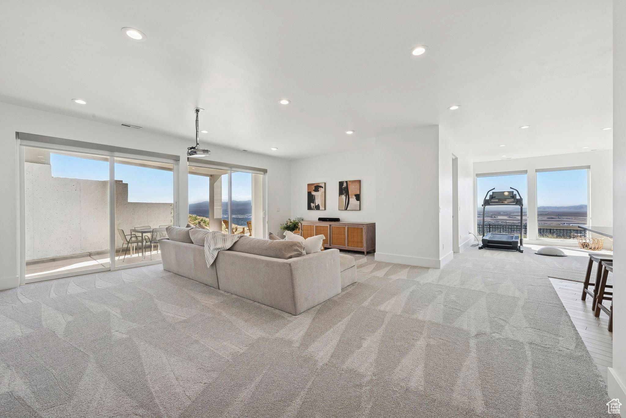 CAPITOL HILLS - Residential