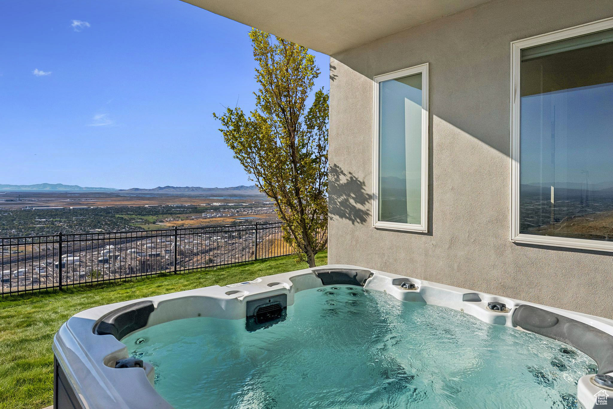 CAPITOL HILLS - Residential