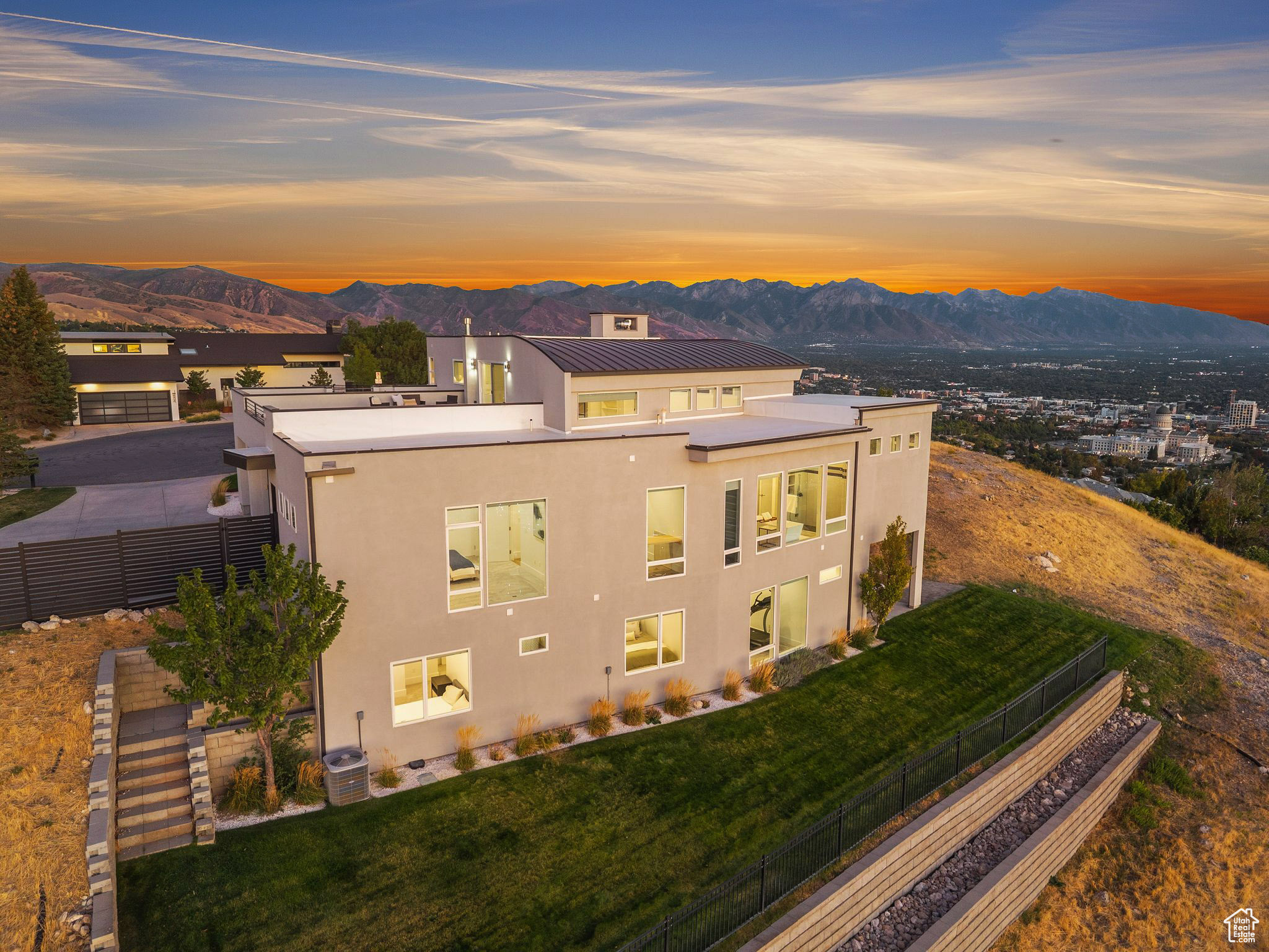 CAPITOL HILLS - Residential