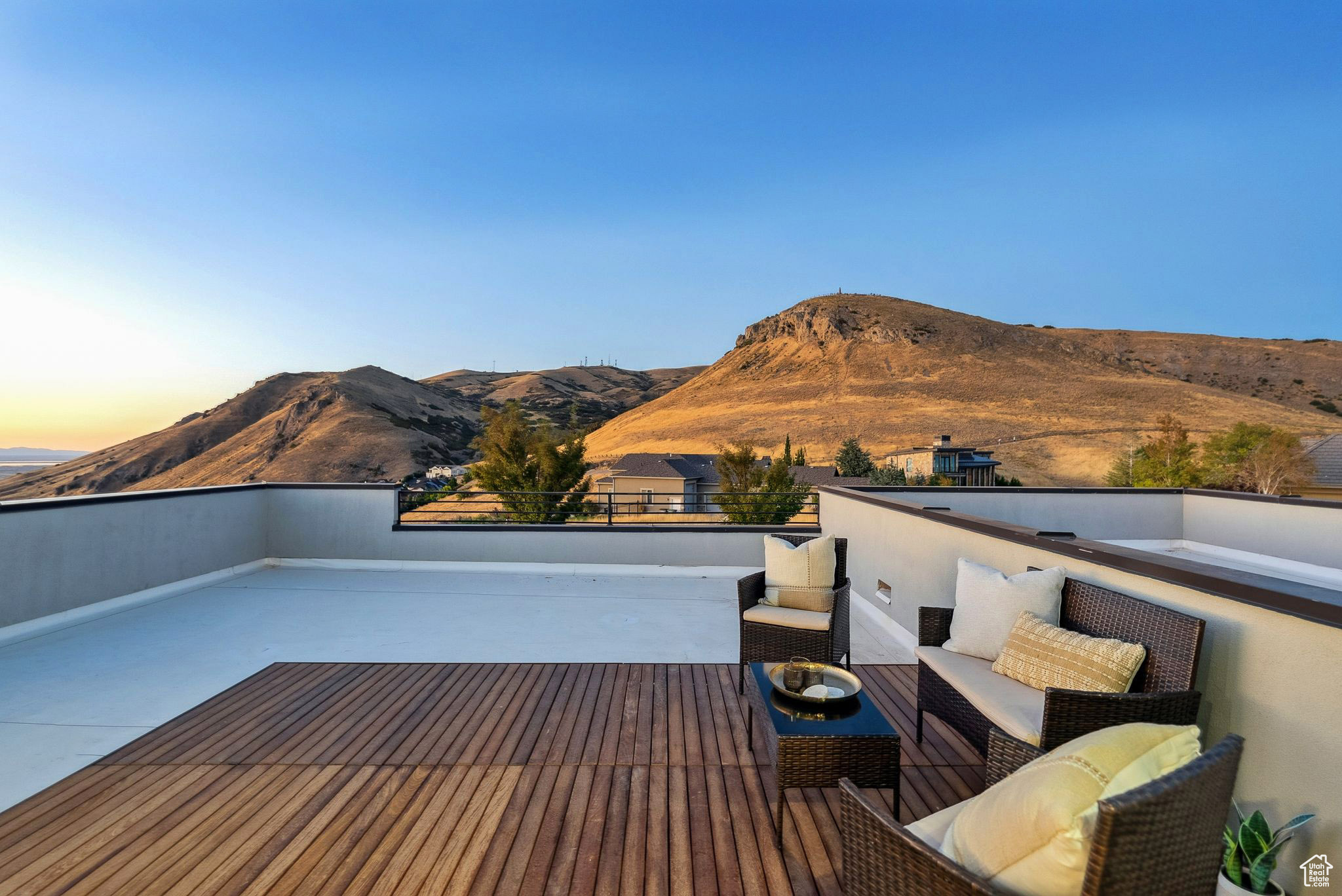 CAPITOL HILLS - Residential