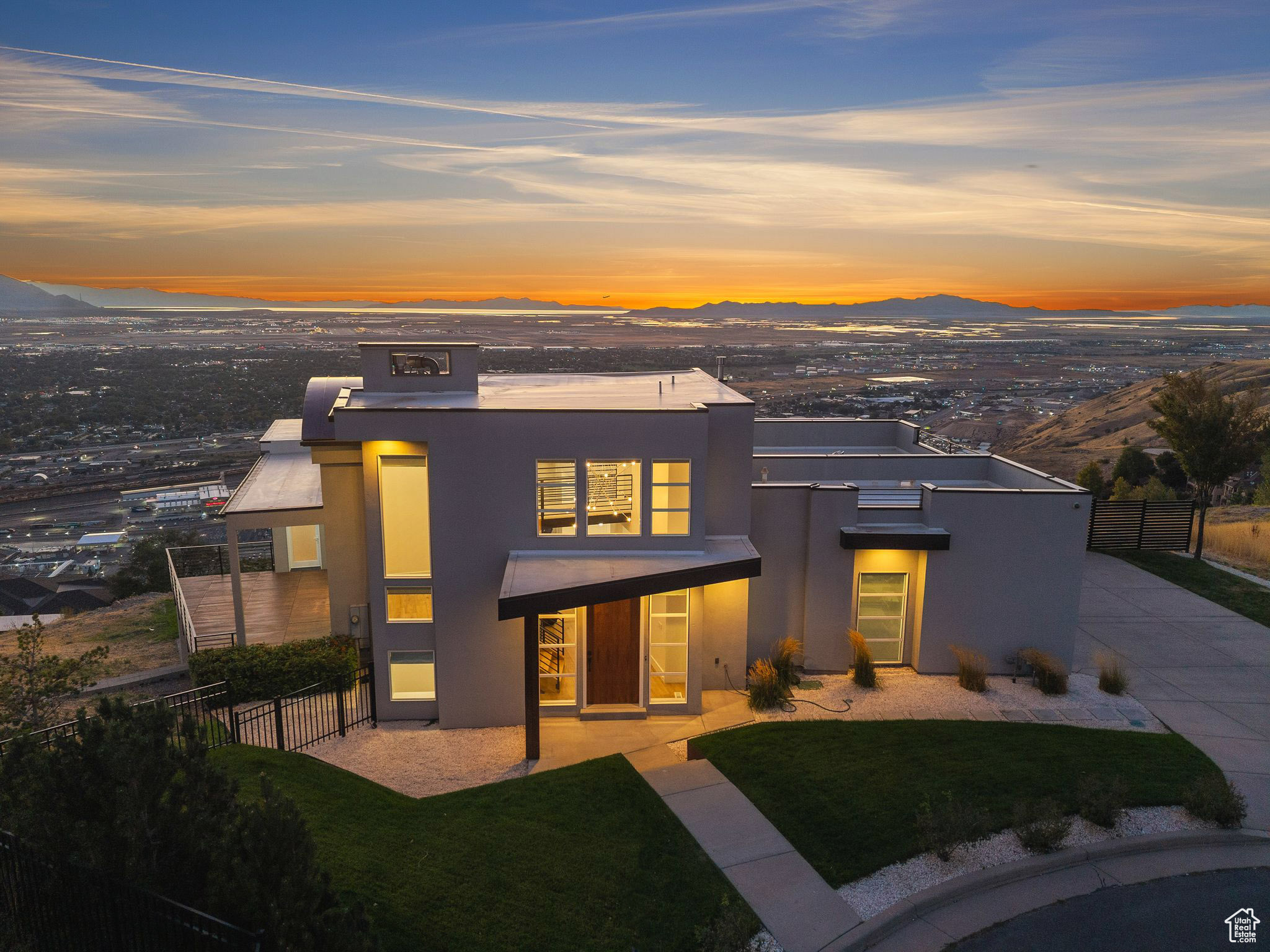 CAPITOL HILLS - Residential