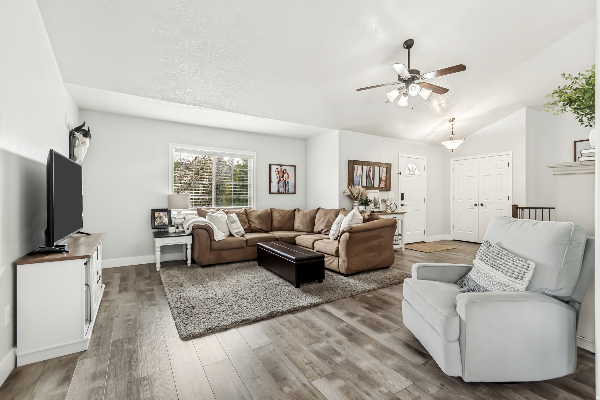 COLONY POINTE PUD - Residential