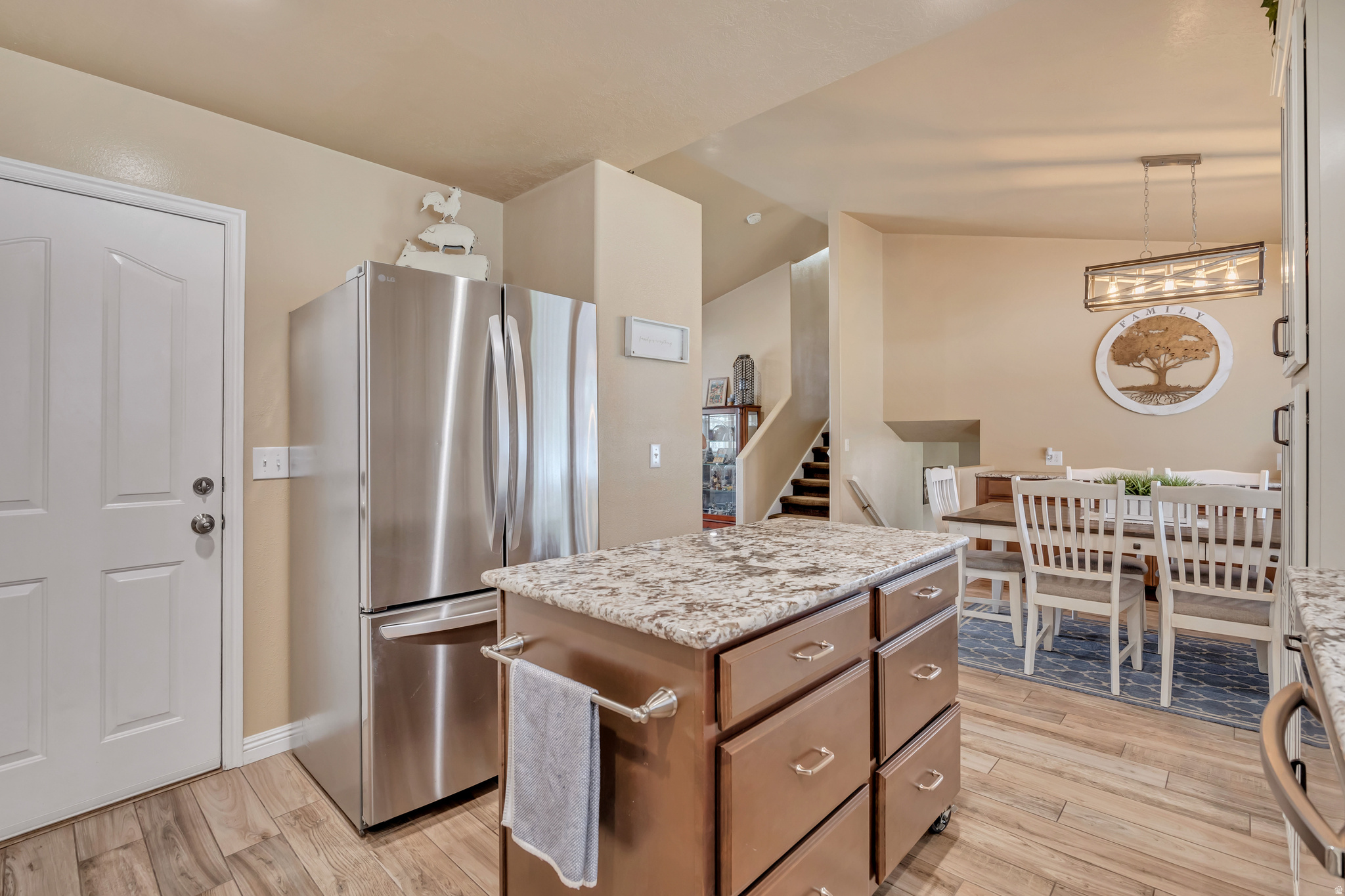 APPLE TERRACES - Residential