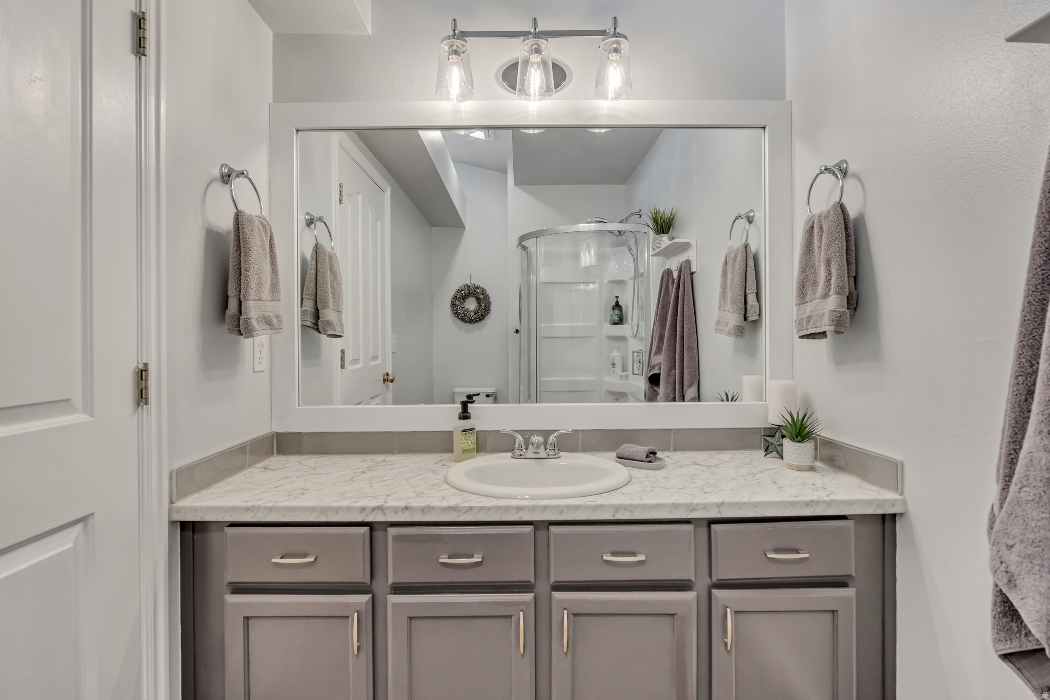 APPLE TERRACES - Residential