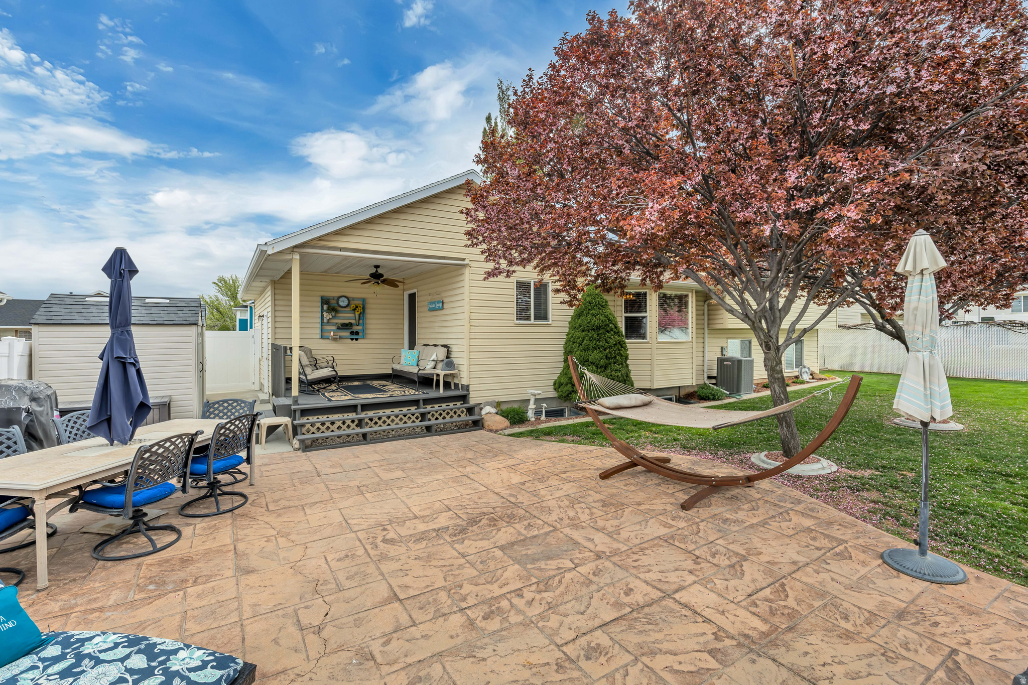 APPLE TERRACES - Residential