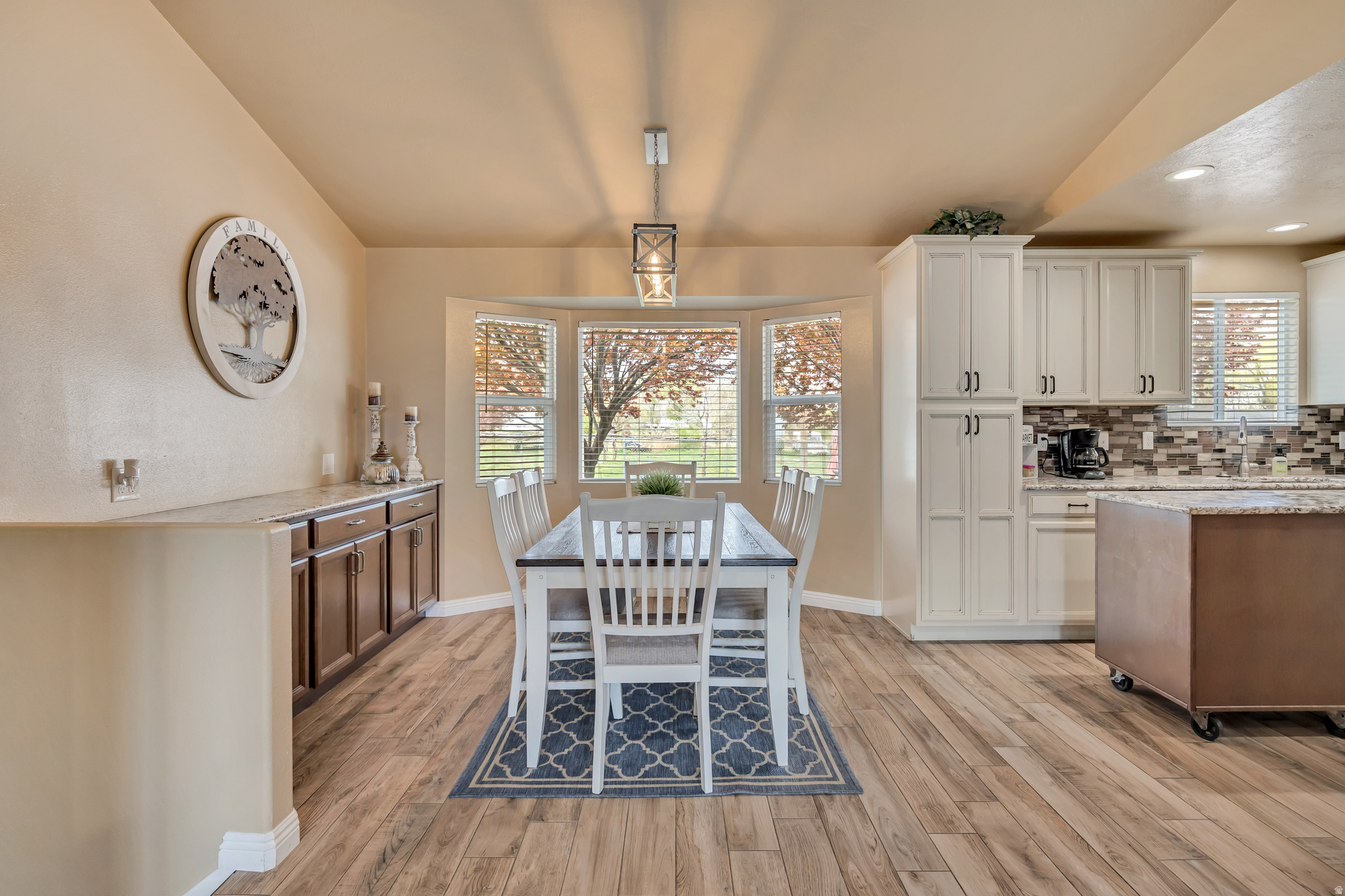 APPLE TERRACES - Residential