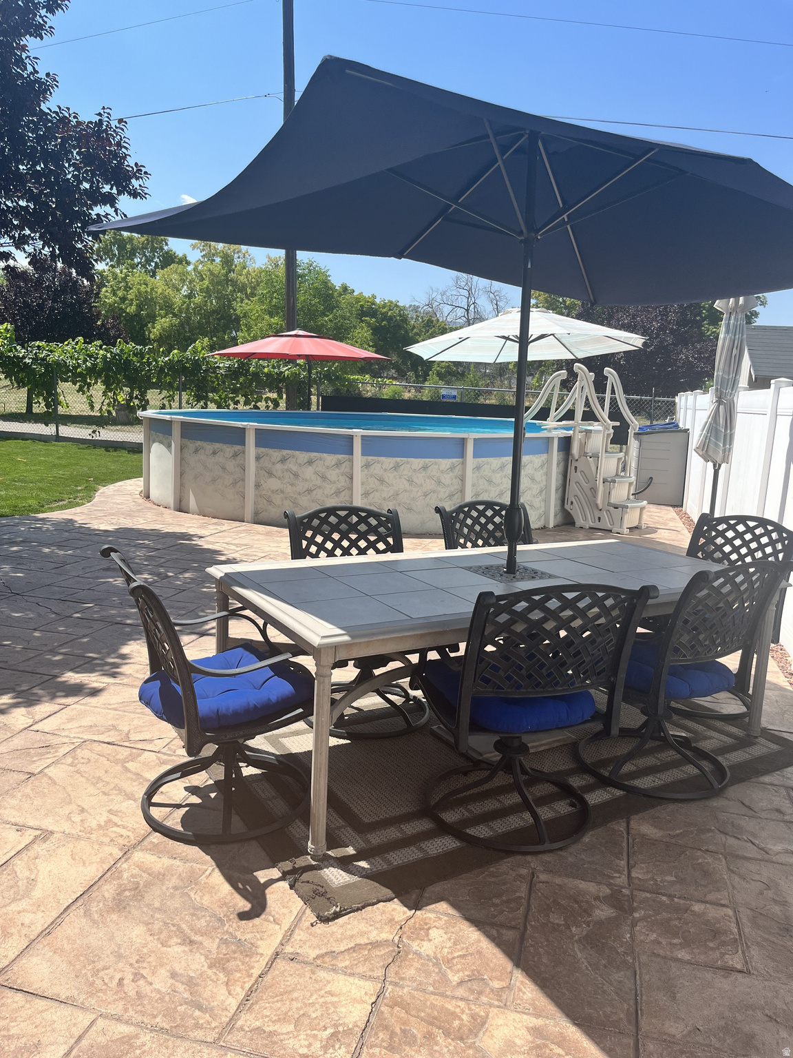 APPLE TERRACES - Residential