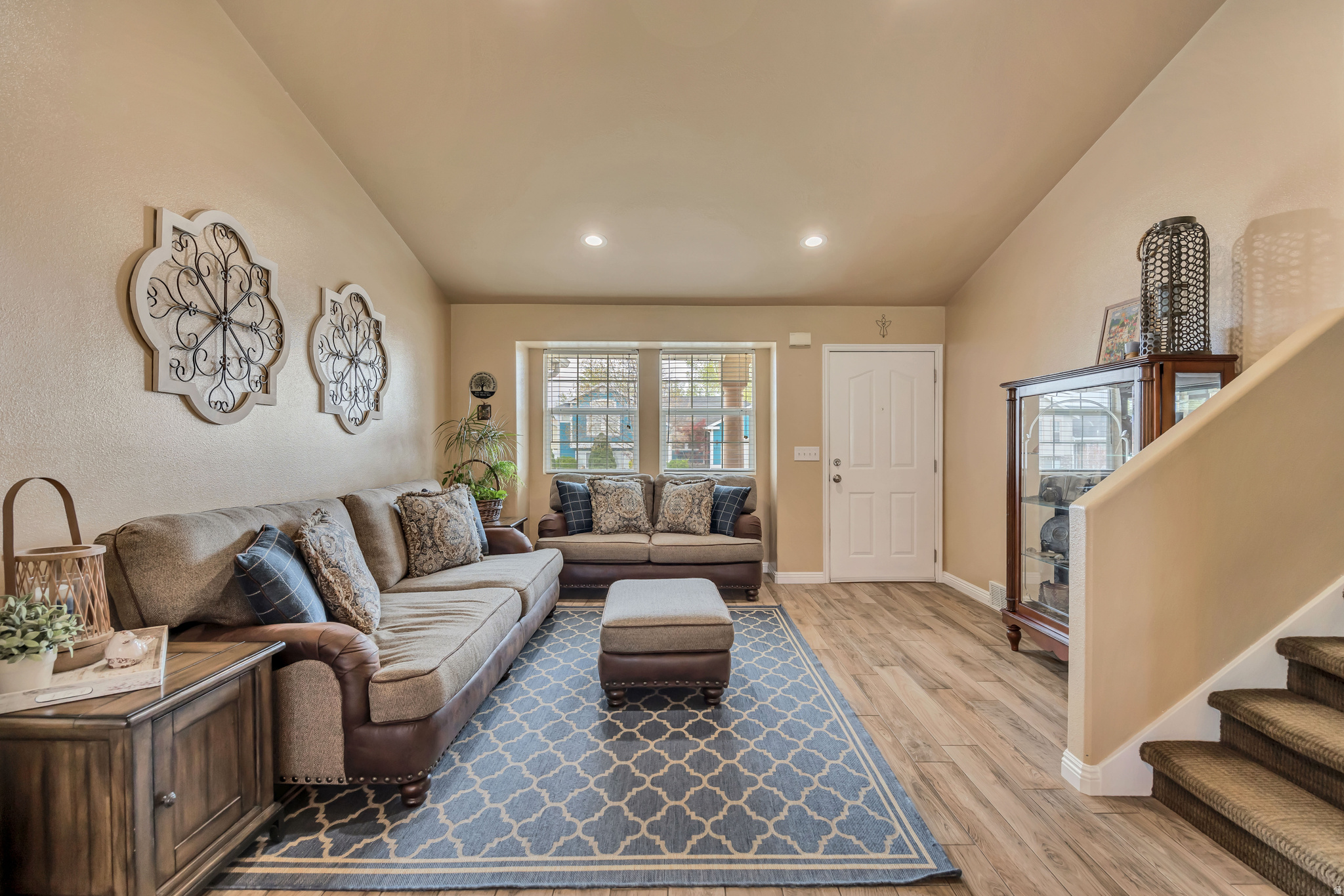 APPLE TERRACES - Residential