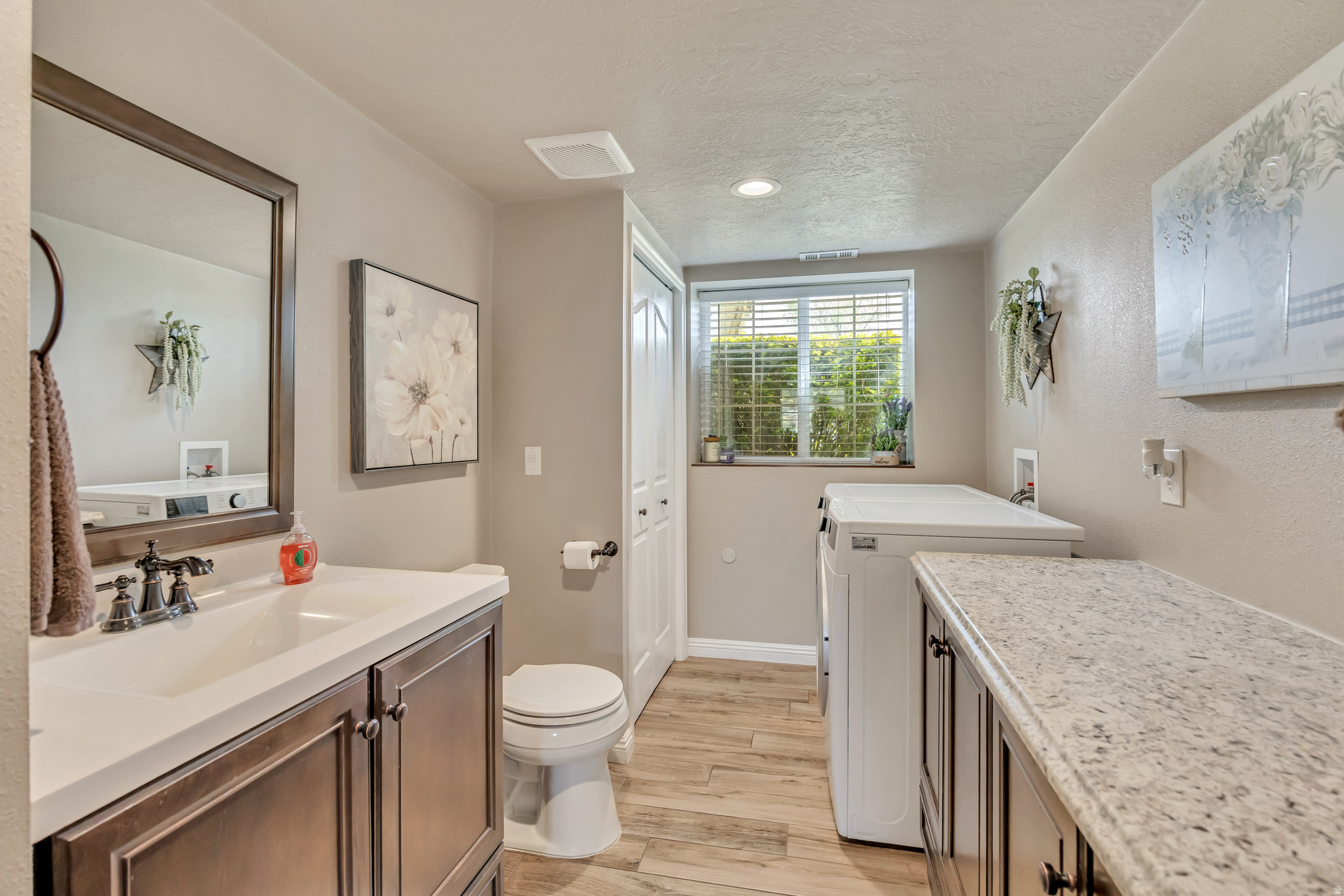 APPLE TERRACES - Residential