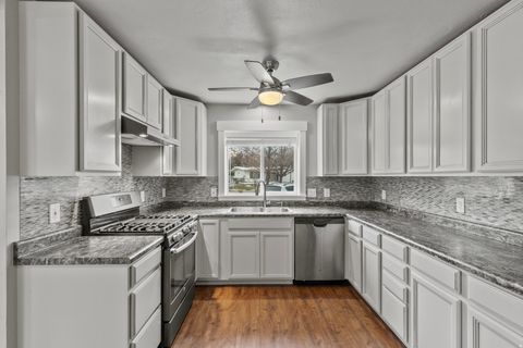 Tiny photo for 820 HILLCREST AVE, Logan, UT 84321 (MLS # 2126029)