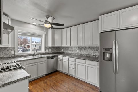 Tiny photo for 820 HILLCREST AVE, Logan, UT 84321 (MLS # 2126029)