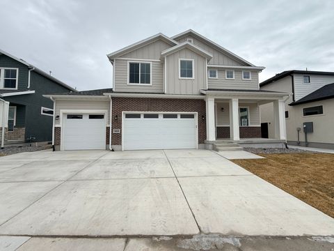 Photo of 163 W HACKBERRY RD #6527, Vineyard, UT 84059 (MLS # 2139943)