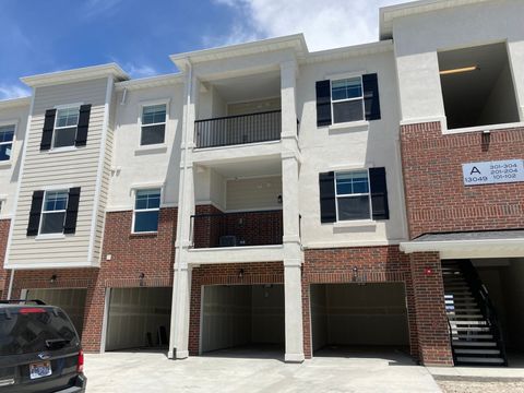 Photo of 302 W 435 St N, Vineyard, UT 84059 (MLS # 2143999)