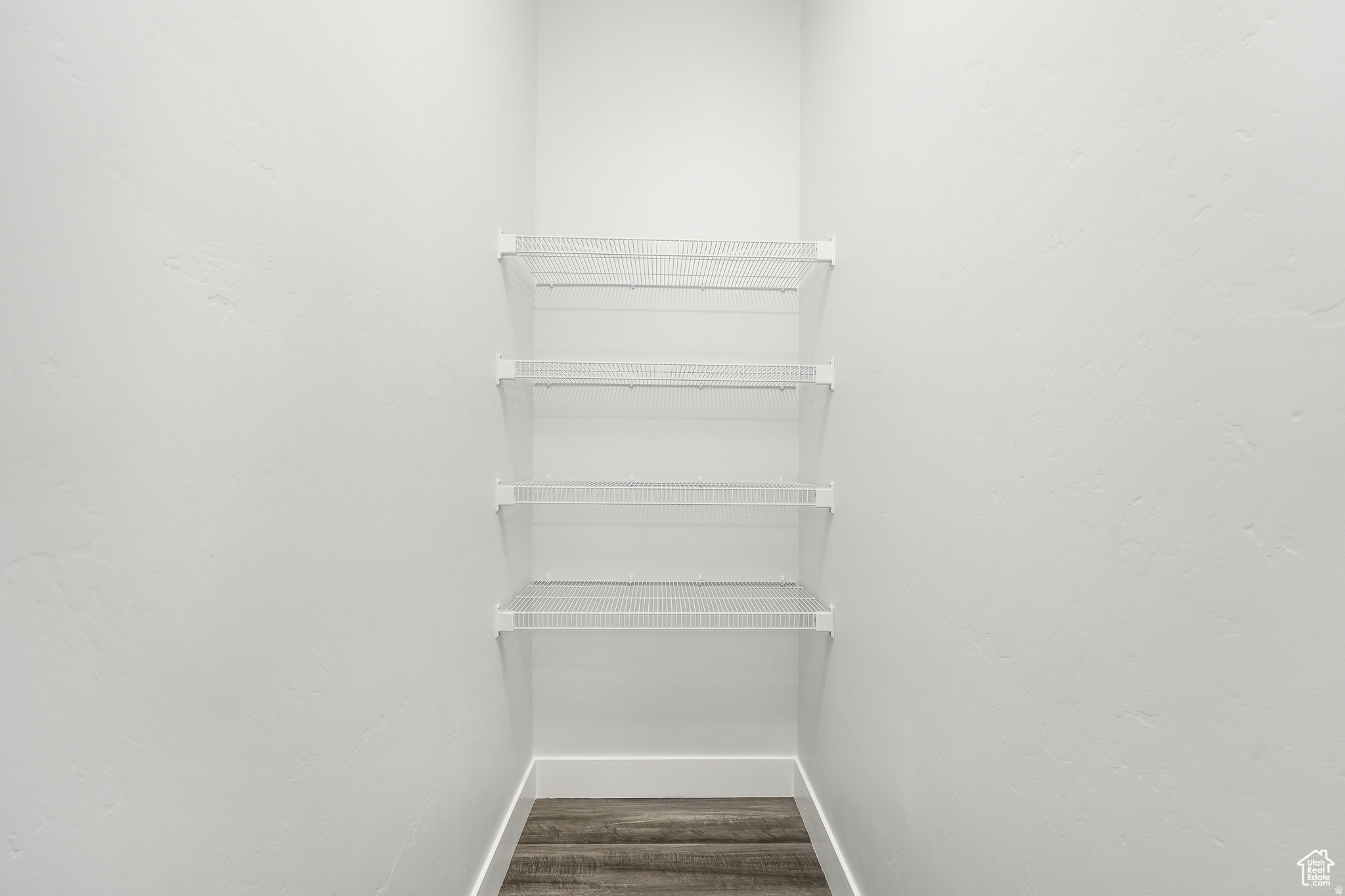 LAKE FRONT - Residential