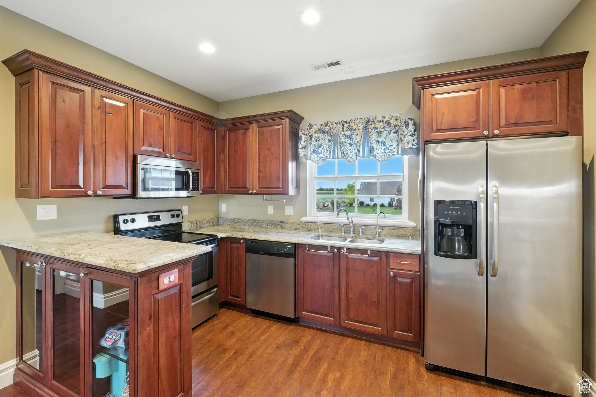 Honeyville, Utah 84314, United States, 8 Bedrooms Bedrooms, ,6 BathroomsBathrooms,Residential,Active,192304