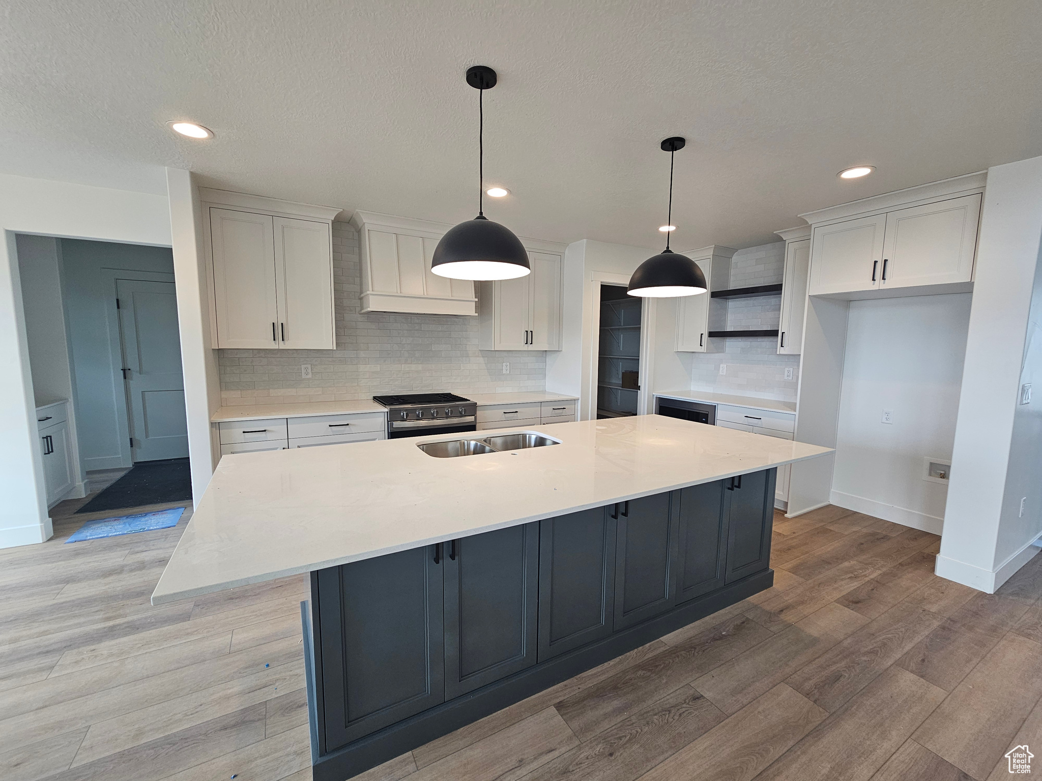 WEST RIDGE ESTATES - Residential