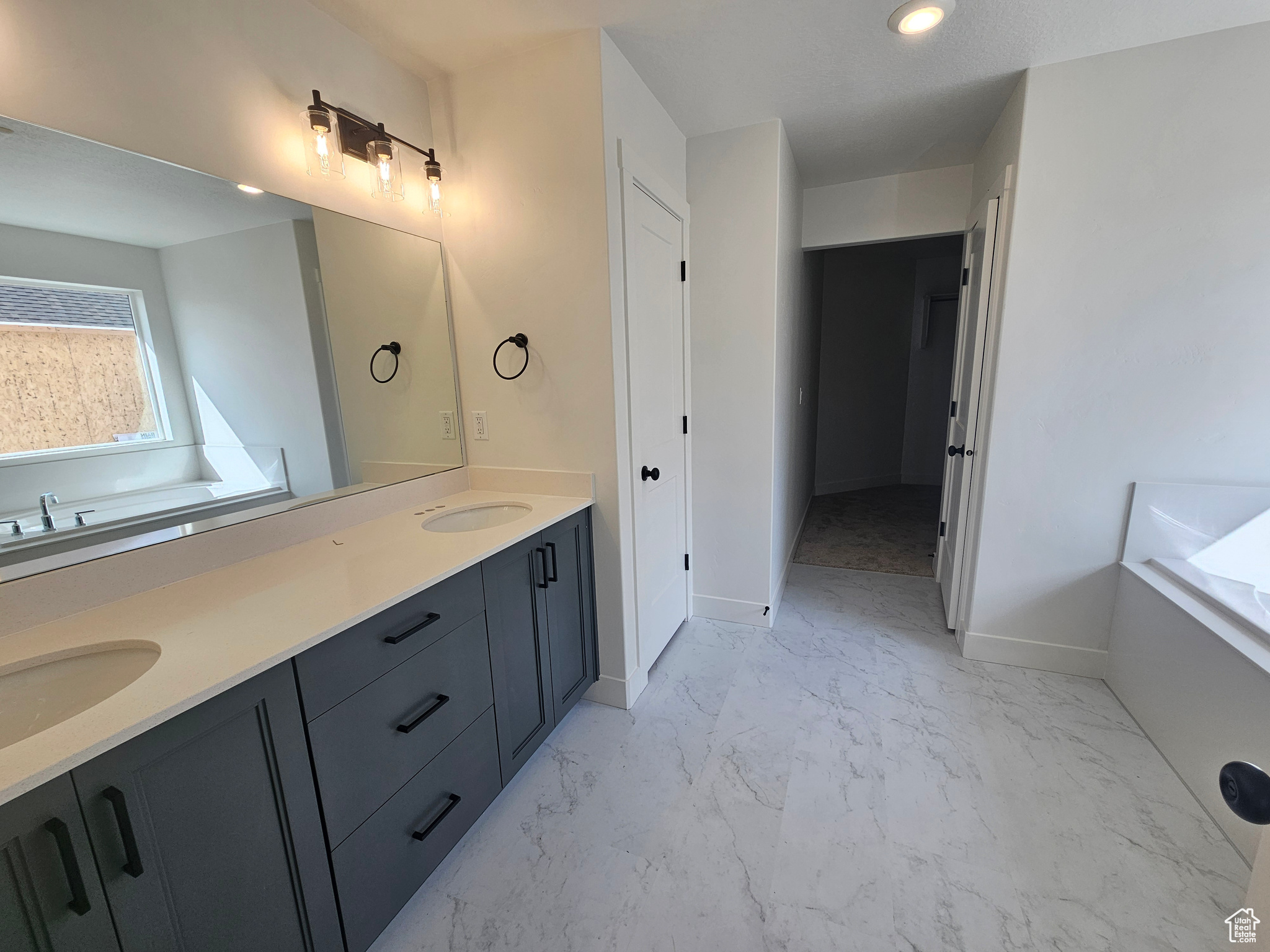 WEST RIDGE ESTATES - Residential