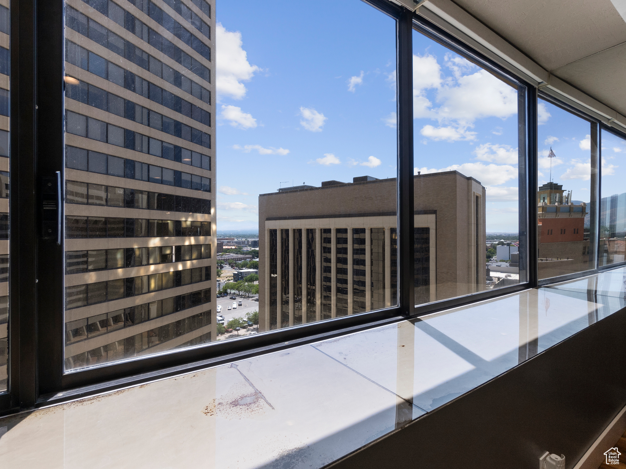 AMERICAN TOWERS - Residential