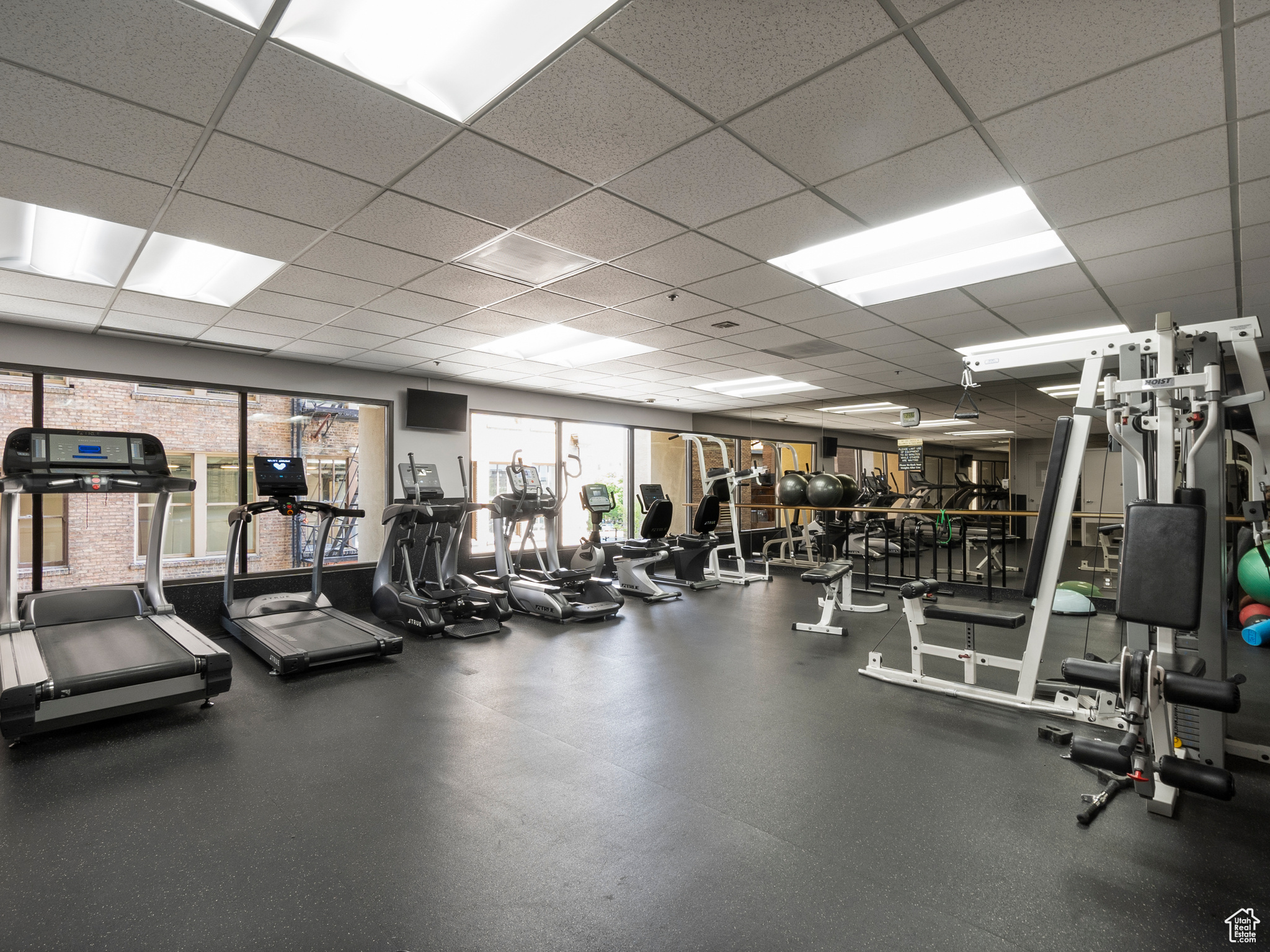 AMERICAN TOWERS - Residential