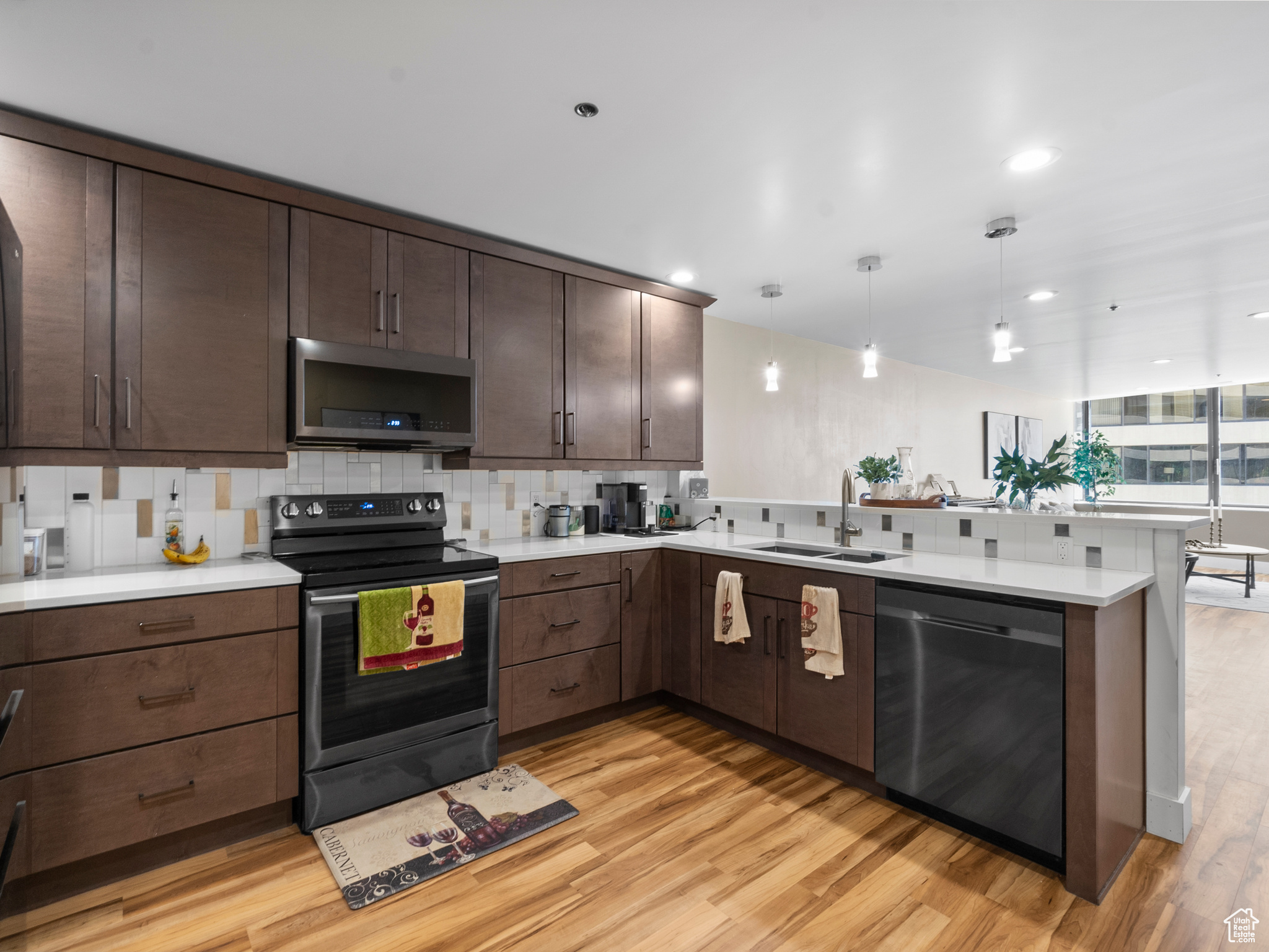 AMERICAN TOWERS - Residential