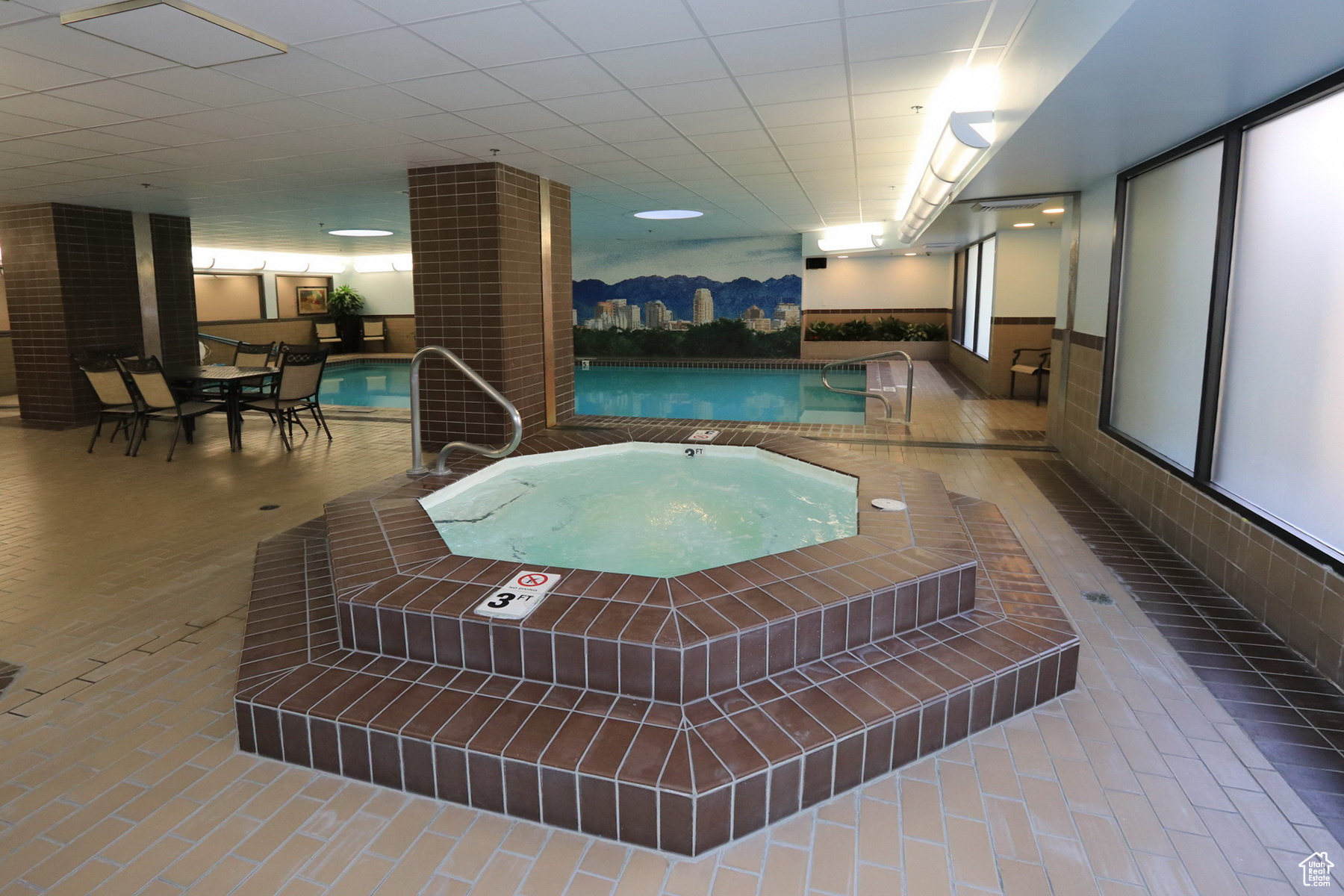 AMERICAN TOWERS - Residential