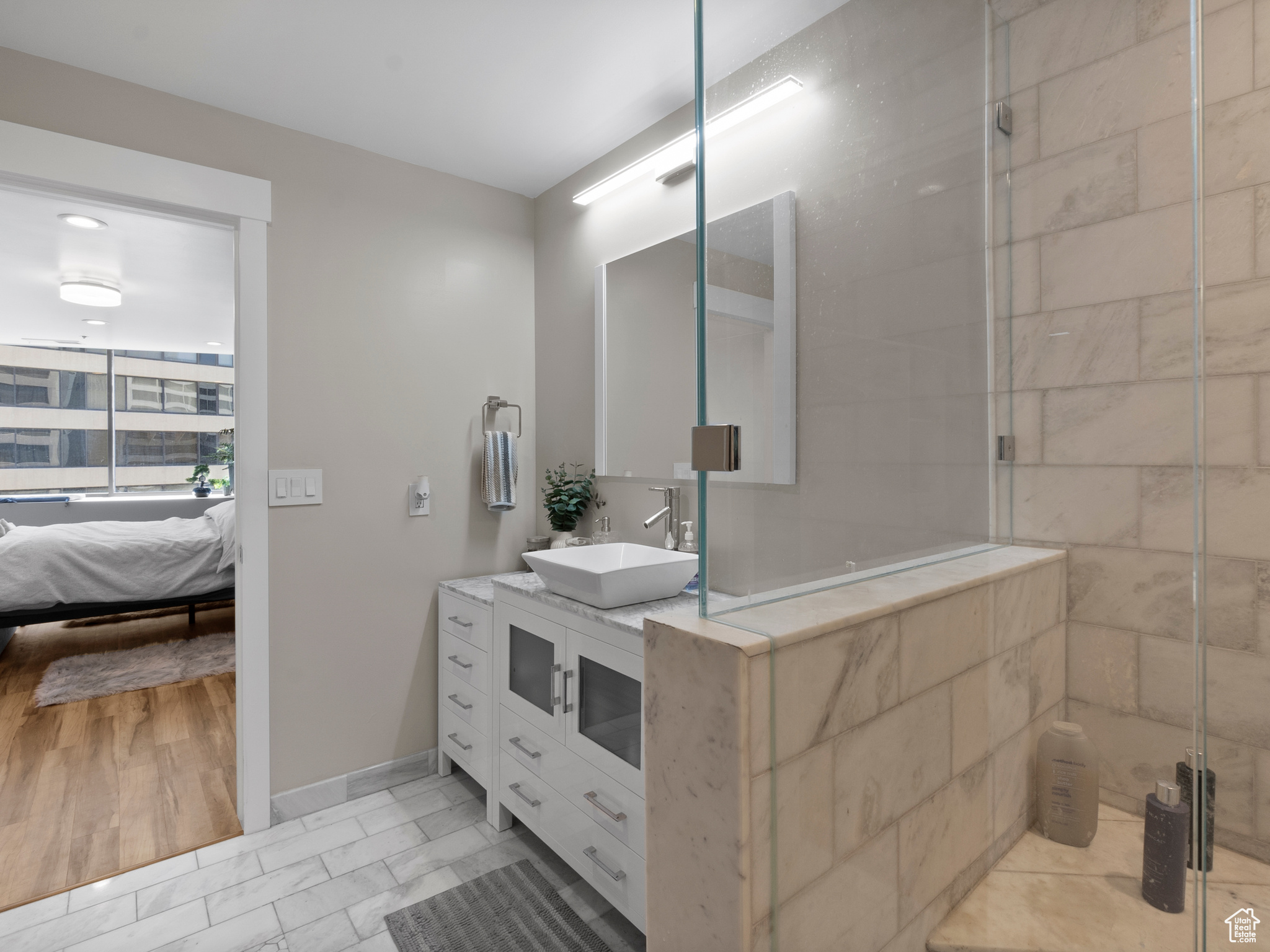 AMERICAN TOWERS - Residential