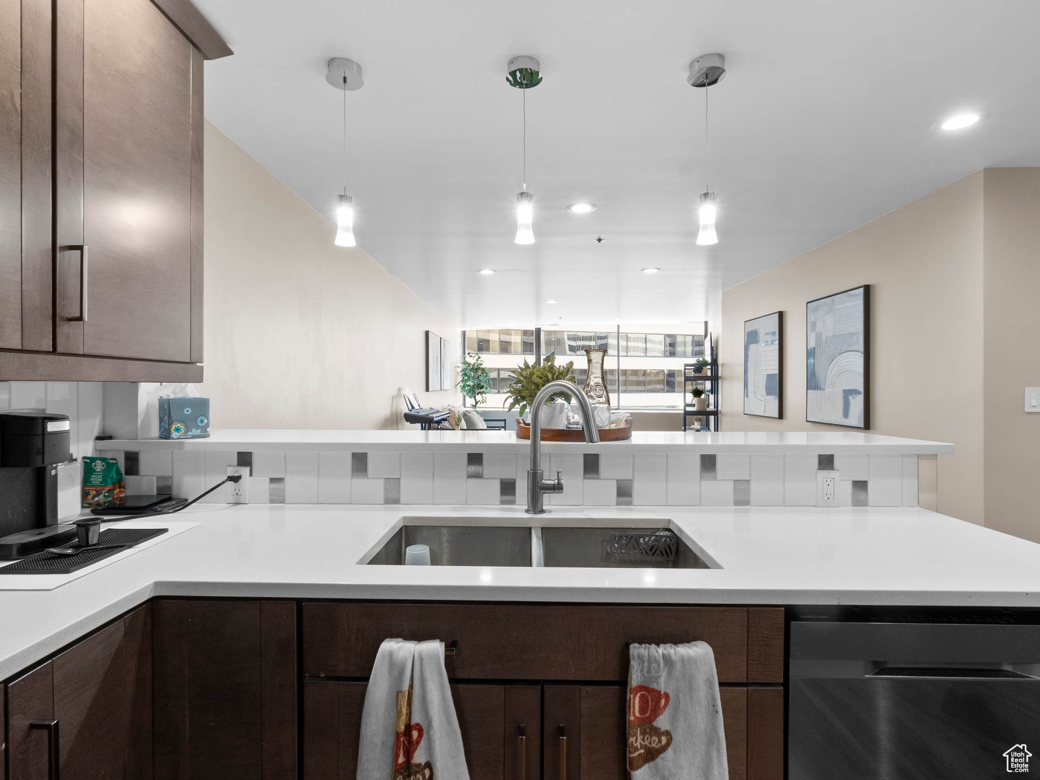 AMERICAN TOWERS - Residential