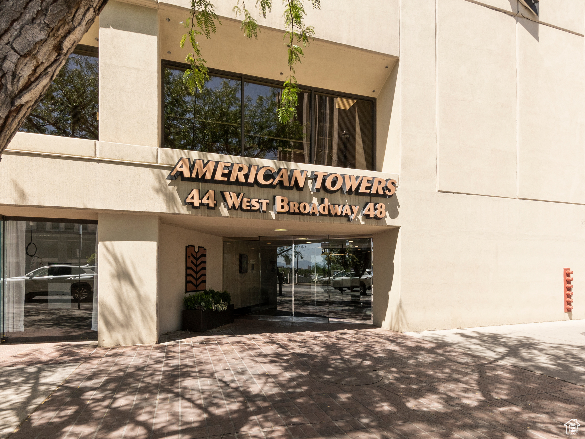 AMERICAN TOWERS - Residential