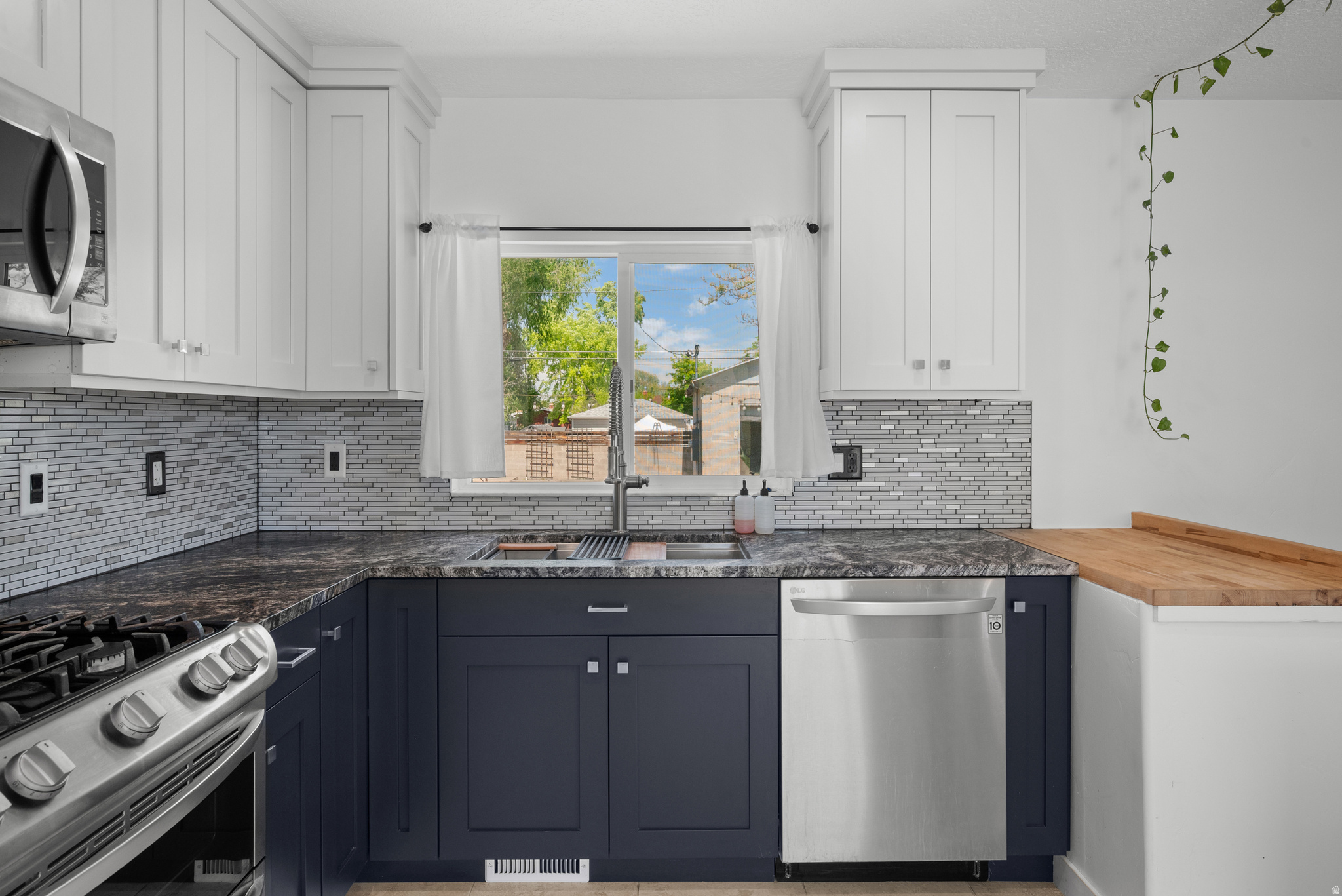 POPLAR GROVE - Residential