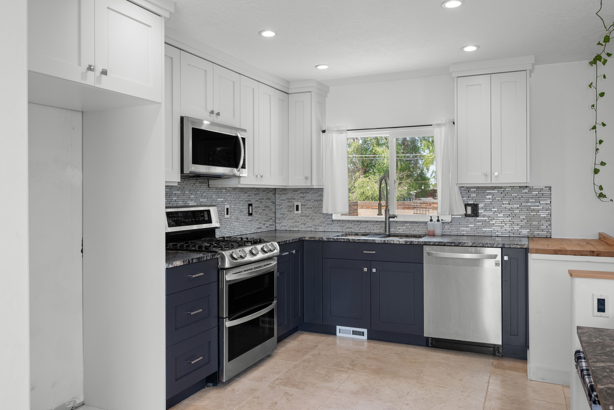 POPLAR GROVE - Residential