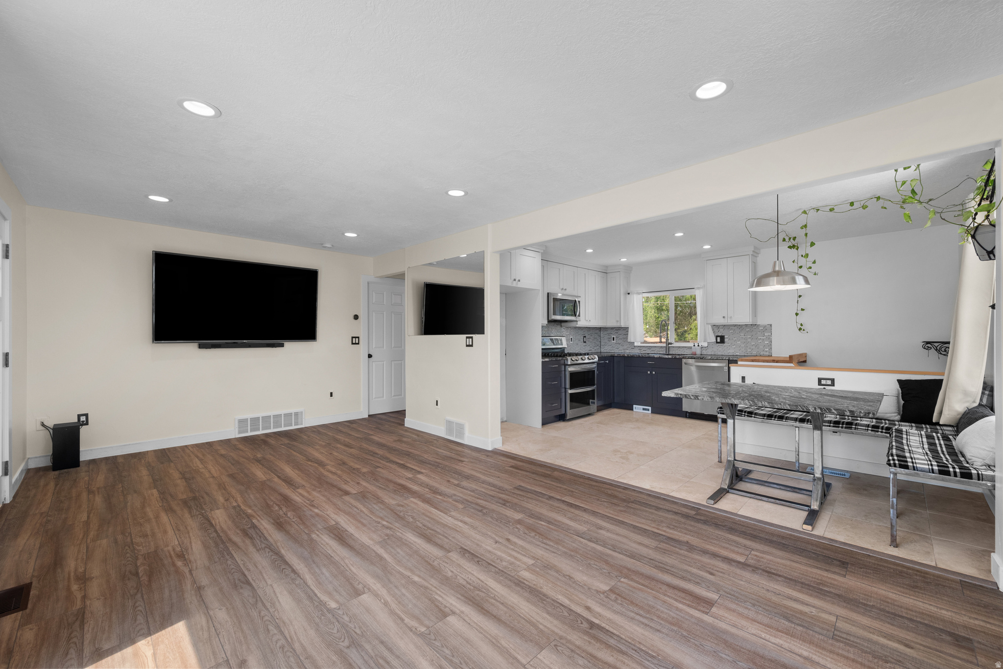 POPLAR GROVE - Residential