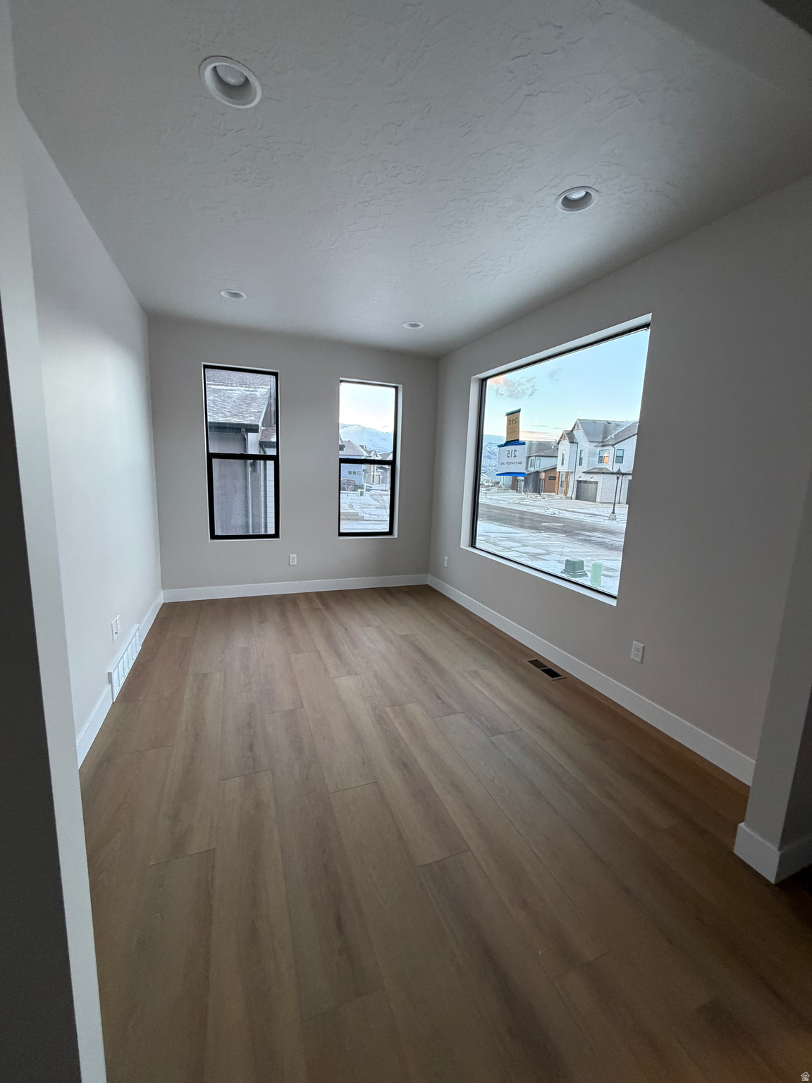 THE CROSSING - Residential