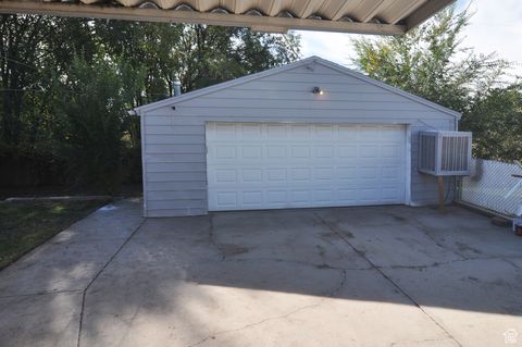 Tiny photo for 230 S LAKEVIEW DR E, Clearfield, UT 84015 (MLS # 2119110)