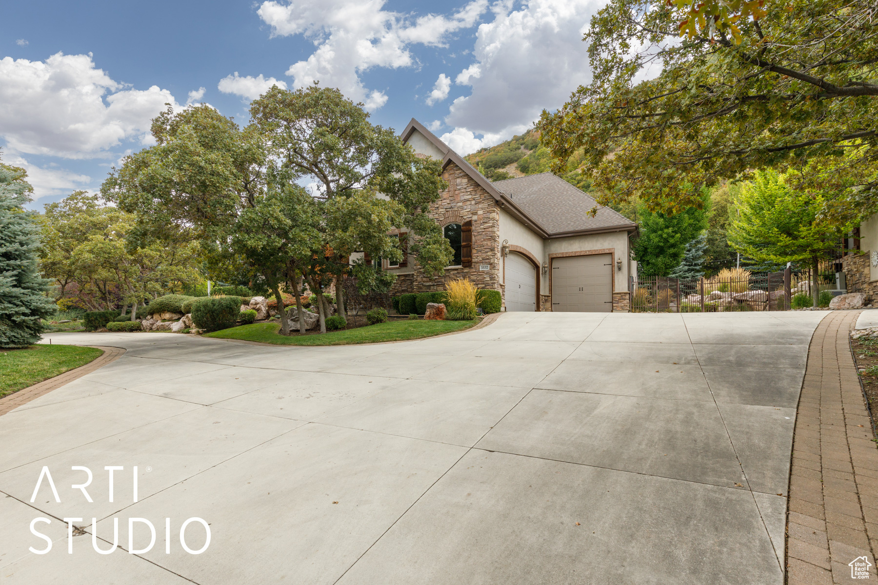 LAYTON RIDGES - Residential