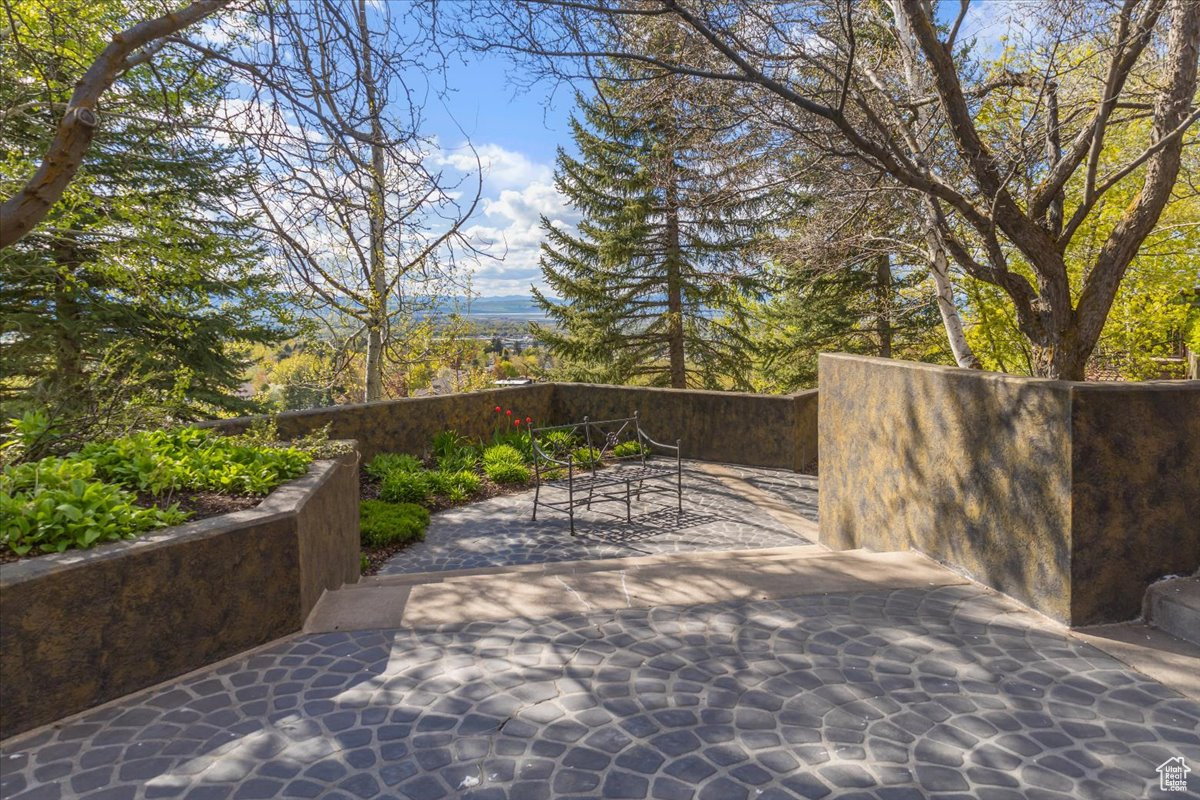 SPRING CREEK - Residential