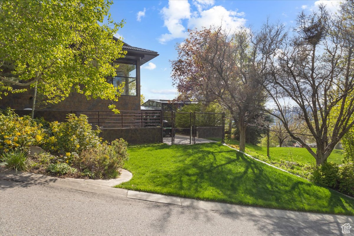 SPRING CREEK - Residential