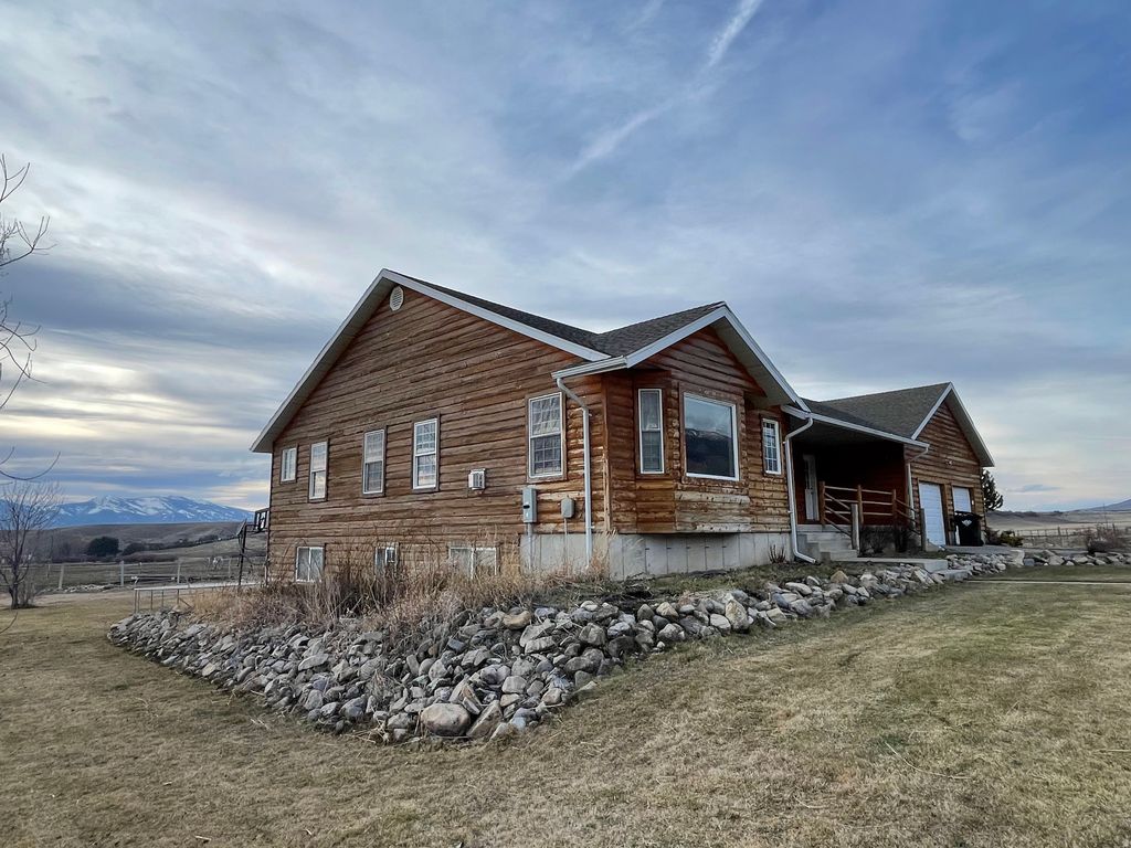 Photo of 333 LAGO LIBERTY RD, Grace, ID 83241 (MLS # 2141378)
