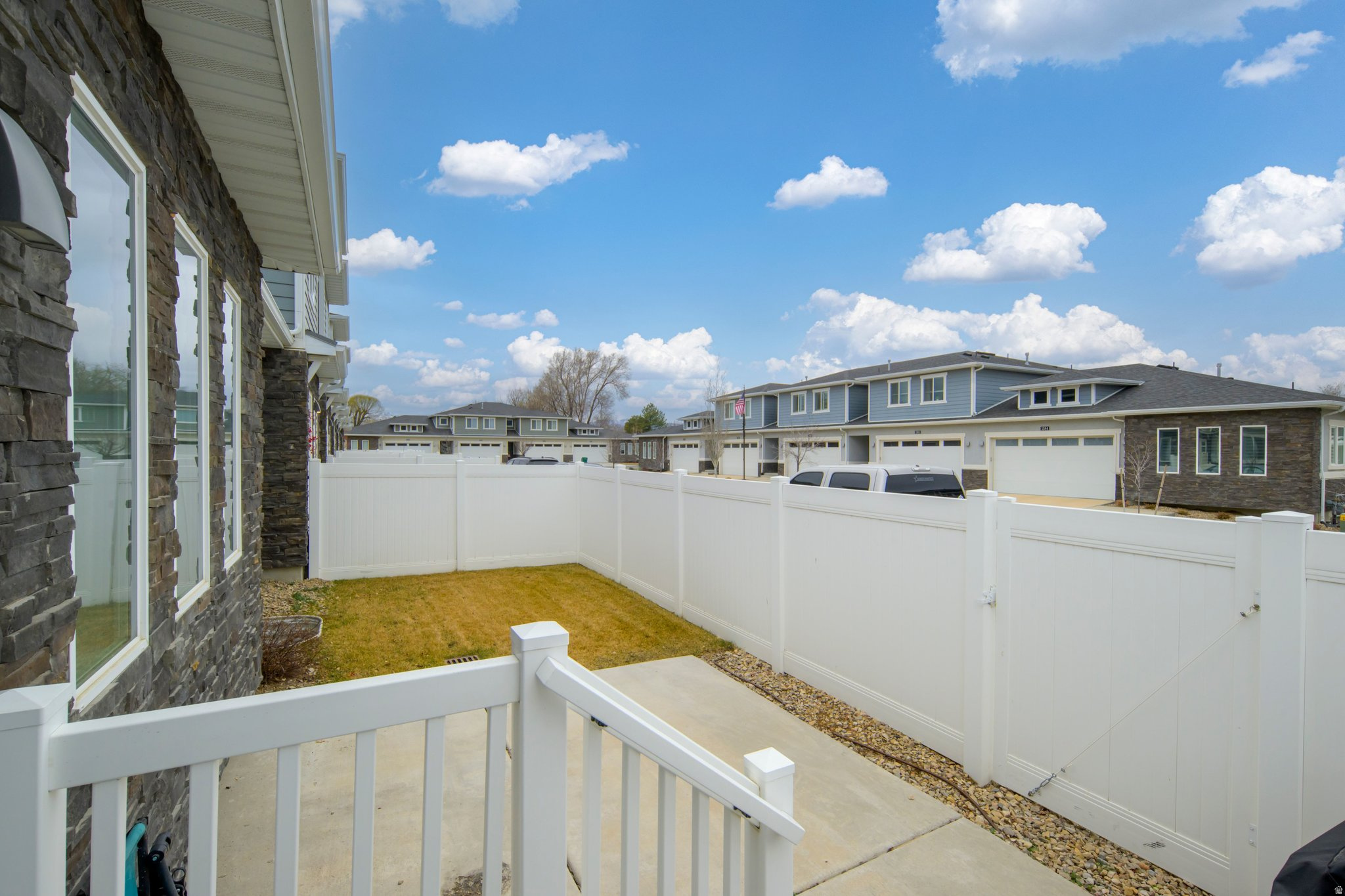 PARK VIEW VILLAS - Residential