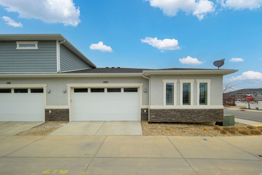 Photo of 1383 W BRIDAL VEIL DR, Riverton, UT 84065 (MLS # 2139260)