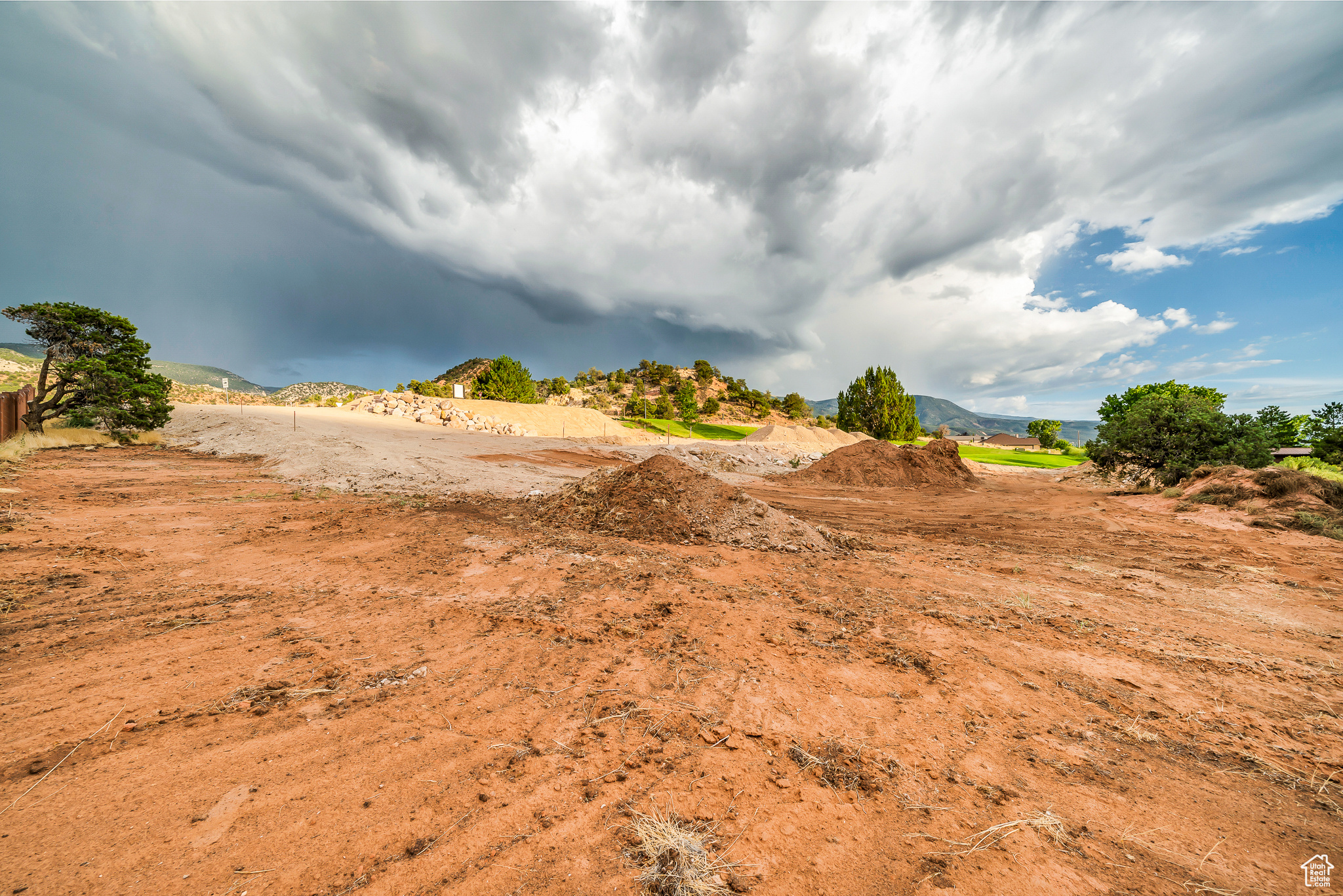 CANYON RIDGE - Land