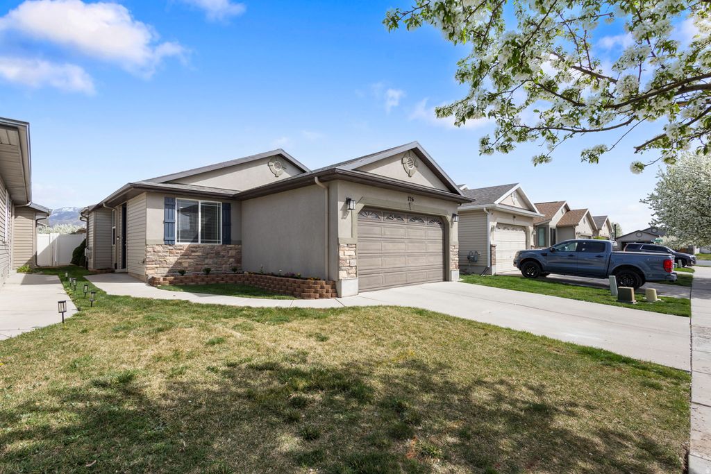 Photo of 726 N SKIPTON DR, North Salt Lake, UT 84054 (MLS # 2146345)
