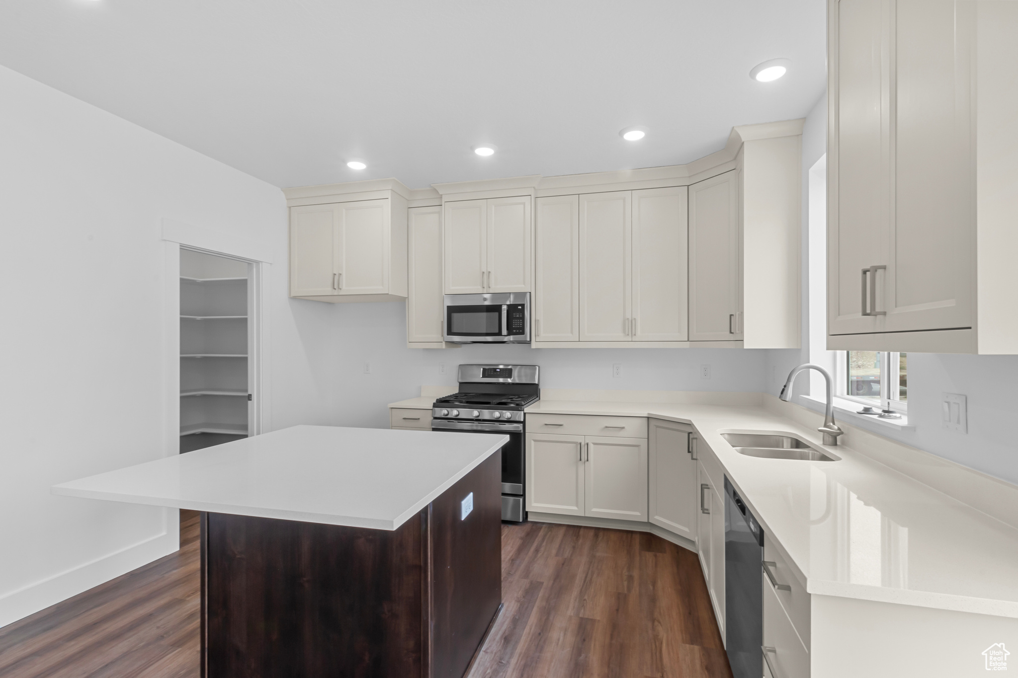 NORTH POINT - Residential