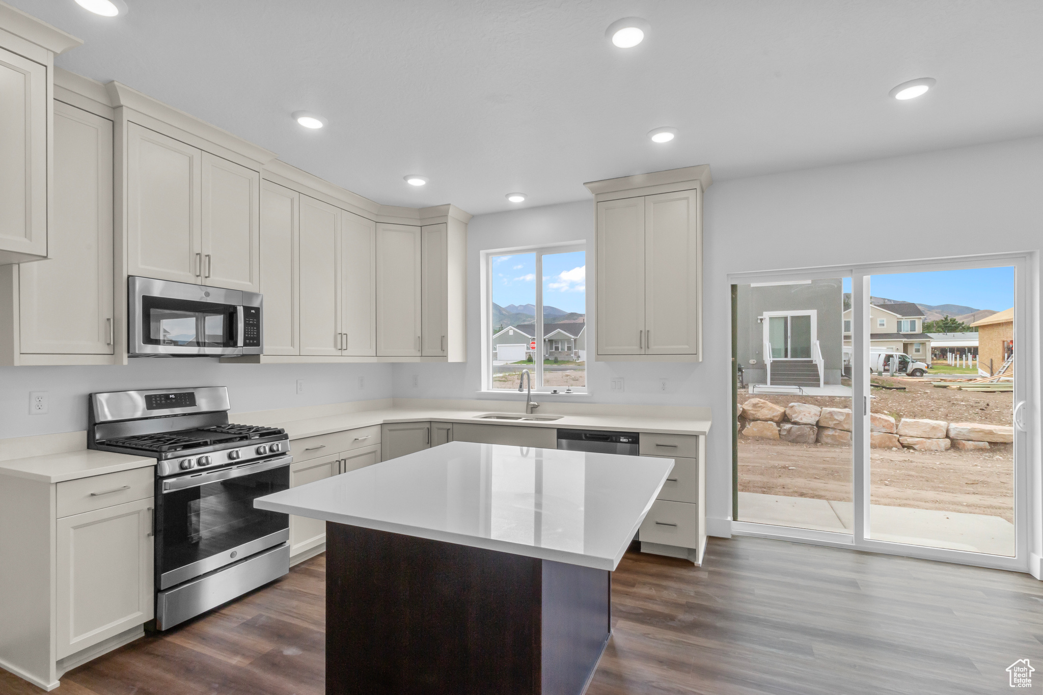 NORTH POINT - Residential