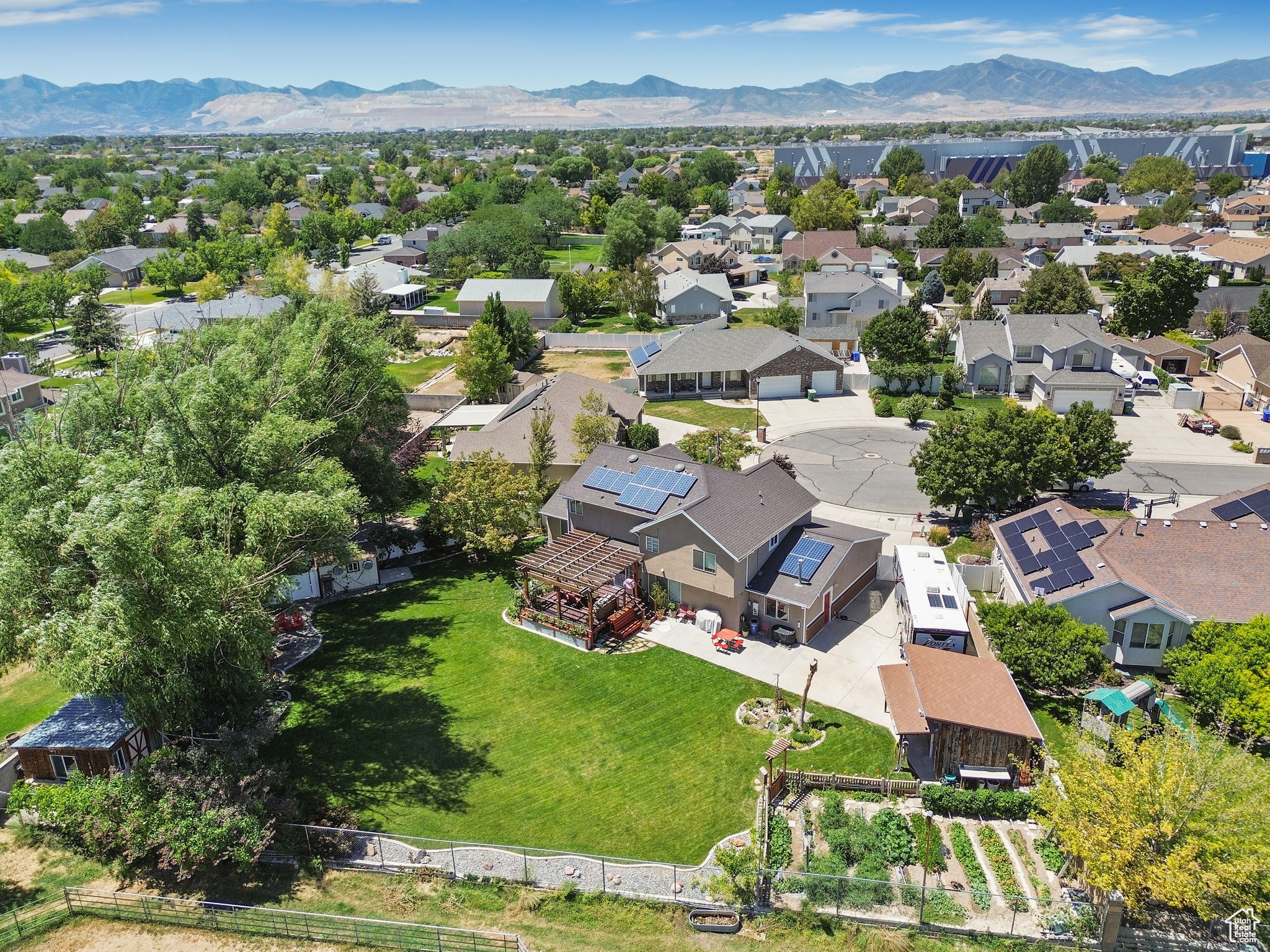 EDENBROOK - Residential