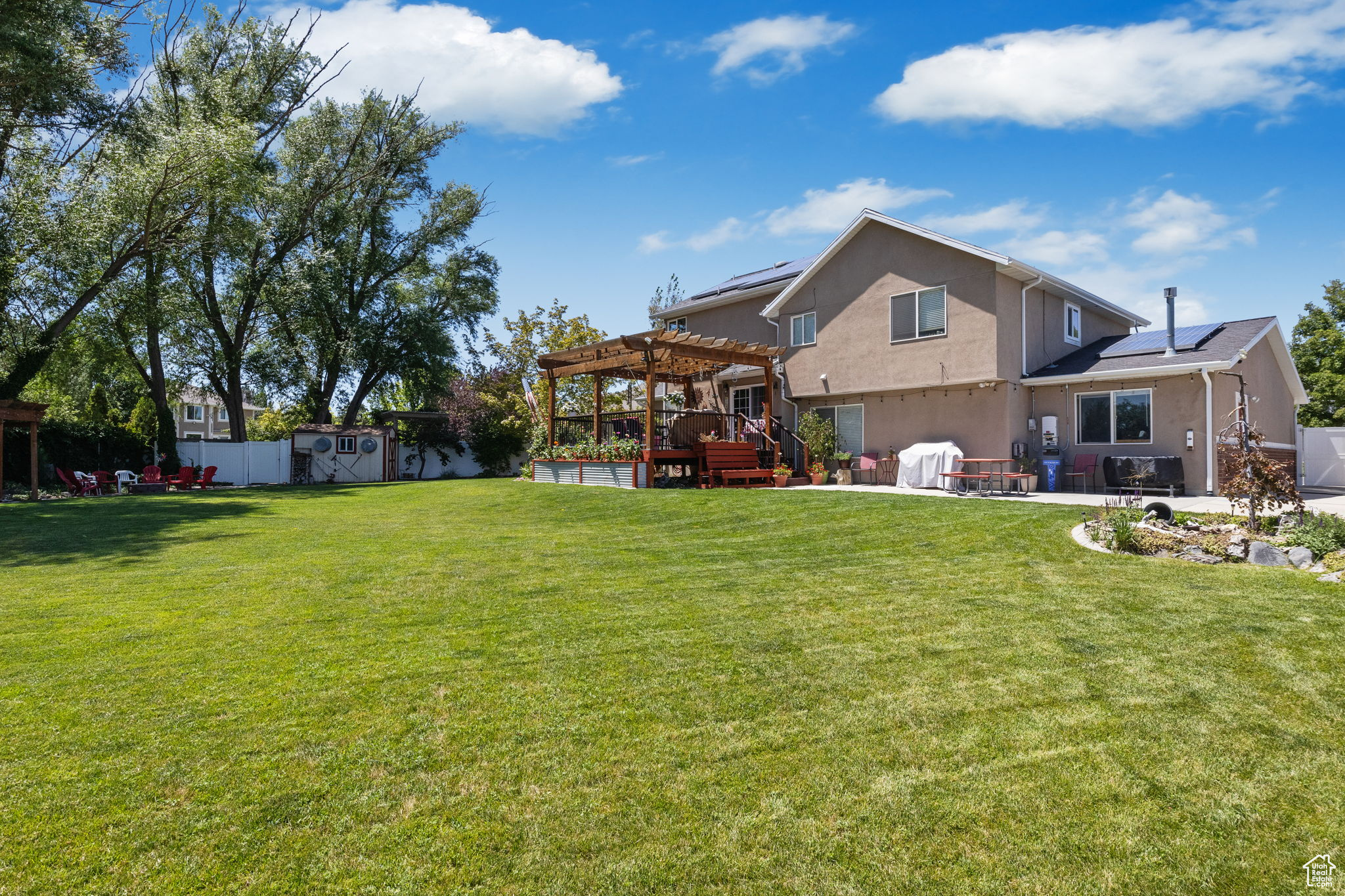 EDENBROOK - Residential