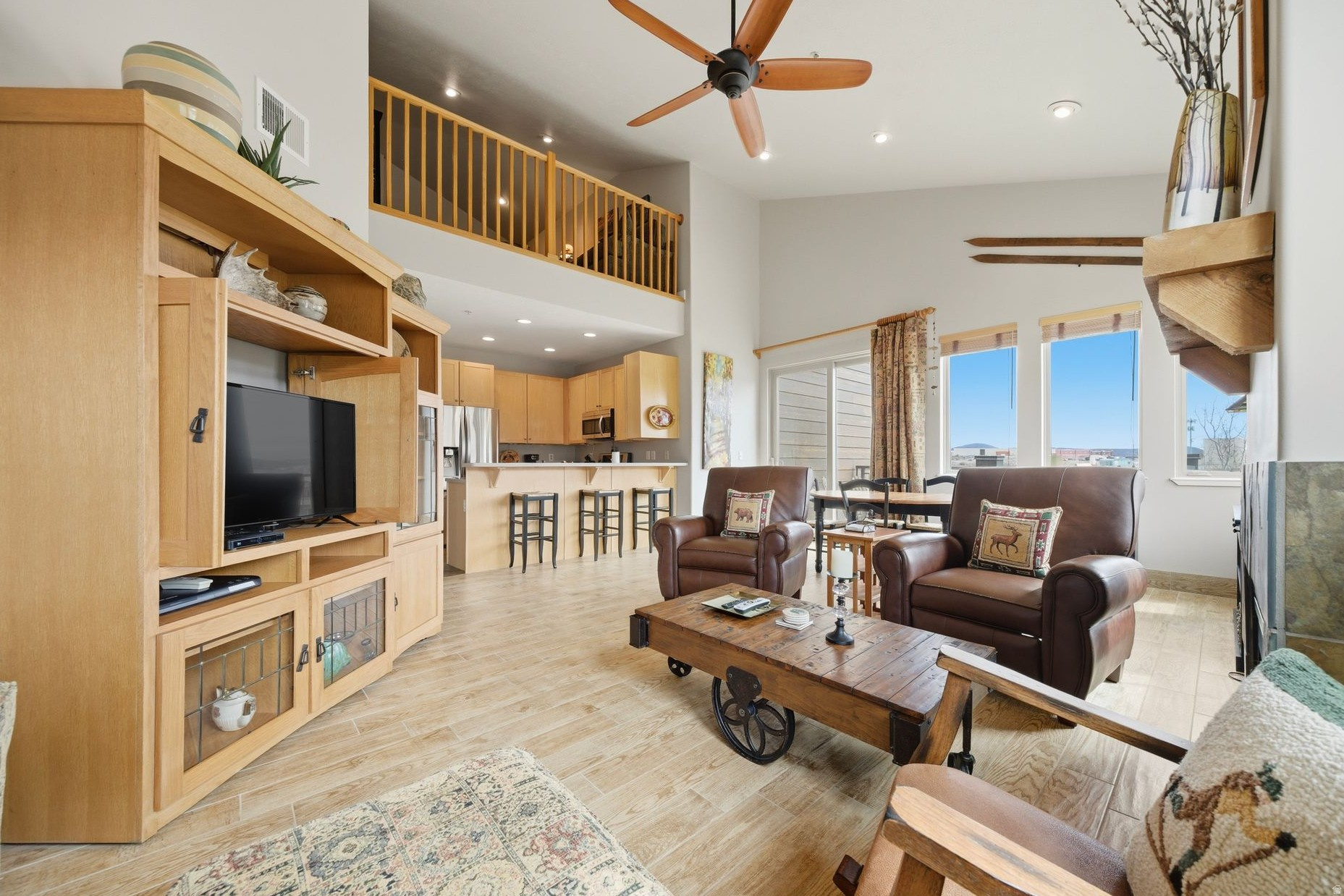 CRESTVIEW CONDOMINIUMS PHASE II - Residential