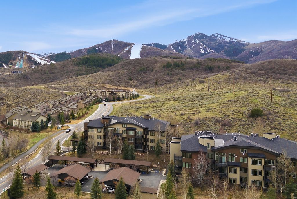 Photo of 6605 OVERLAND DR #301, Park City, UT 84098 (MLS # 2145590)
