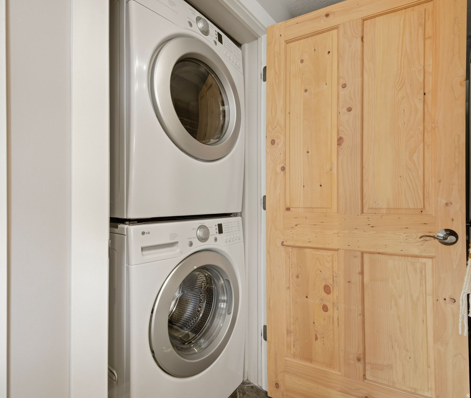 CRESTVIEW CONDOMINIUMS PHASE II - Residential