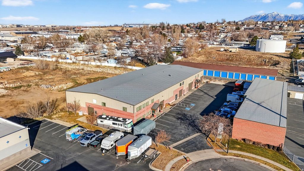 Photo of 1101 E CAMBRIDGE CIR #3, Layton, UT 84040 (MLS # 2139296)