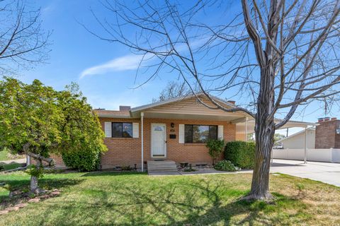 Photo of 410 N 500 E, American Fork, UT 84003 (MLS # 2148592)